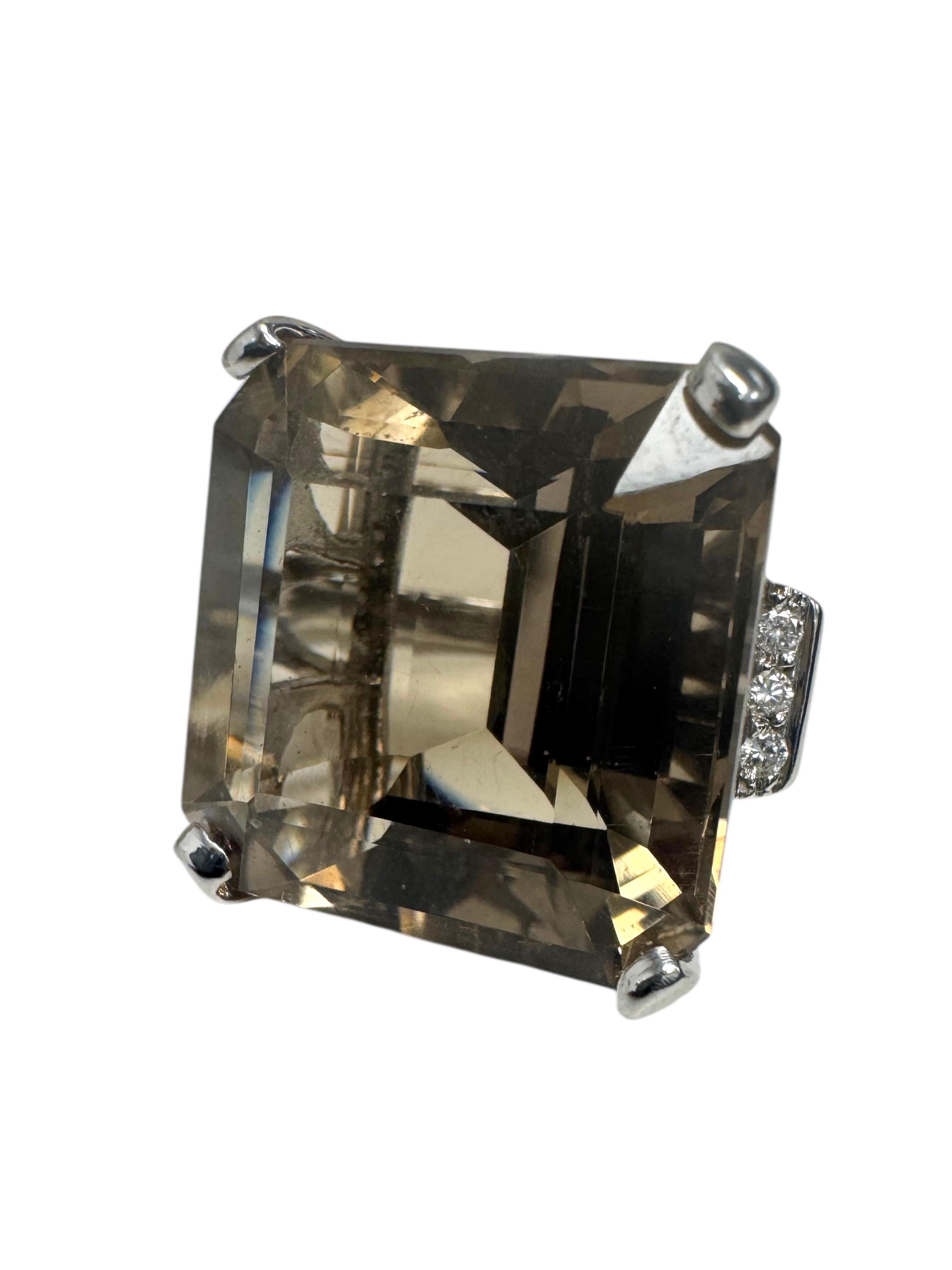 Bague de cocktail en or blanc 14K avec quartz fumé et diamants Unisexe en vente