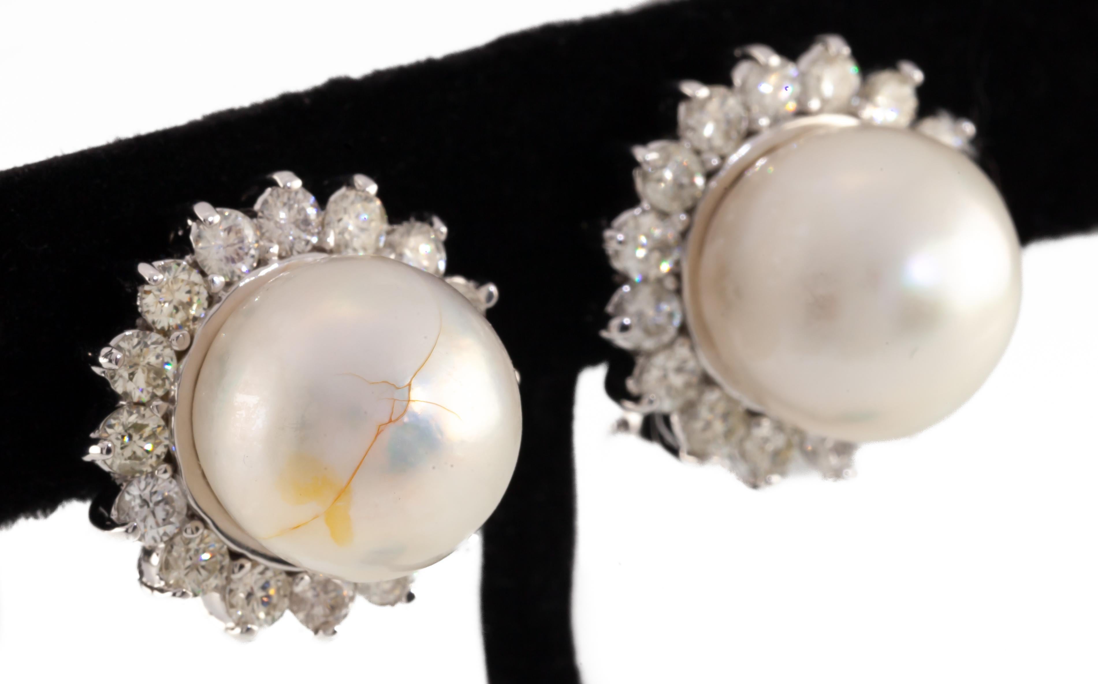 14k White Gold South Sea Cultured Pearl Earring Studs with Diamond Bezel & Cert In Fair Condition For Sale In Sherman Oaks, CA