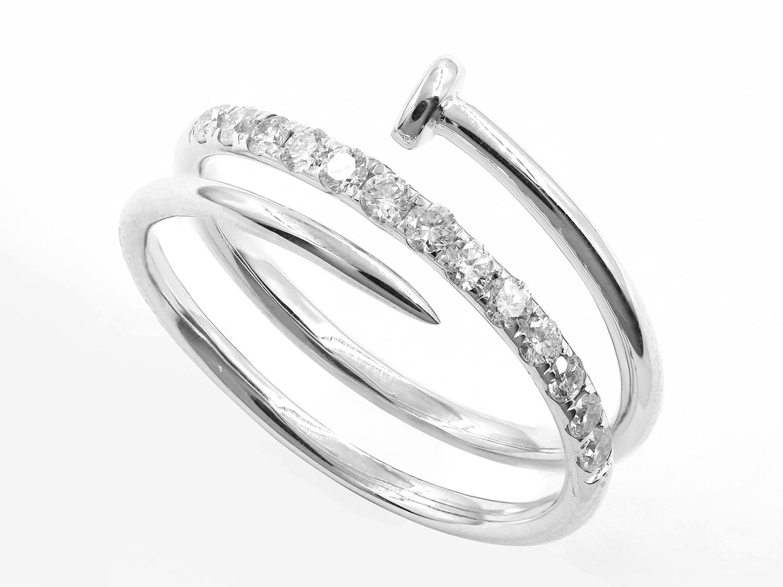 Moderno Anello con diamante a spirale in oro bianco 14K - Design moderno - 0,33 CT in vendita