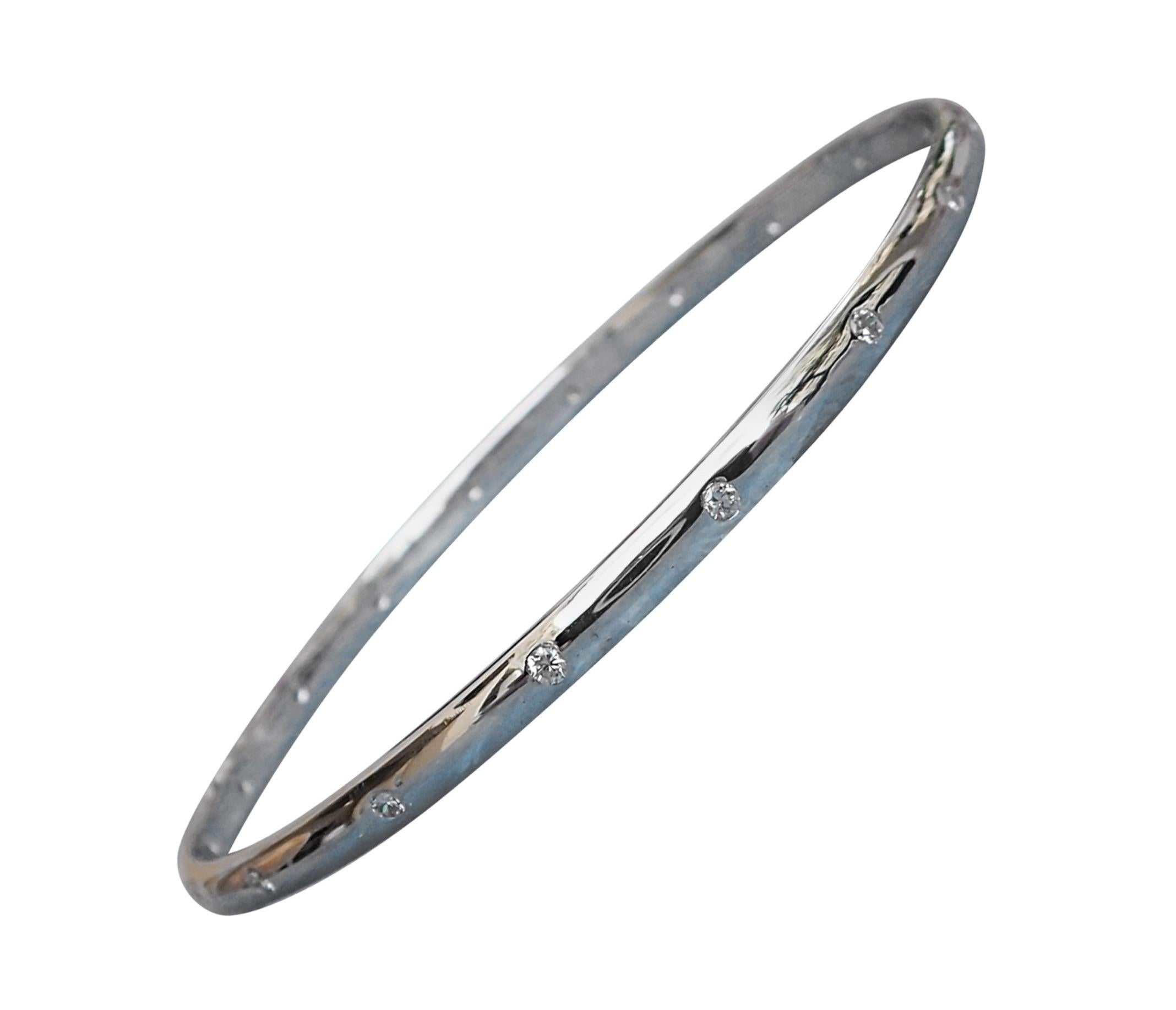 Contemporary 14 Karat White Gold Stackable Bangle with 0.36 Carat of Diamond For Sale
