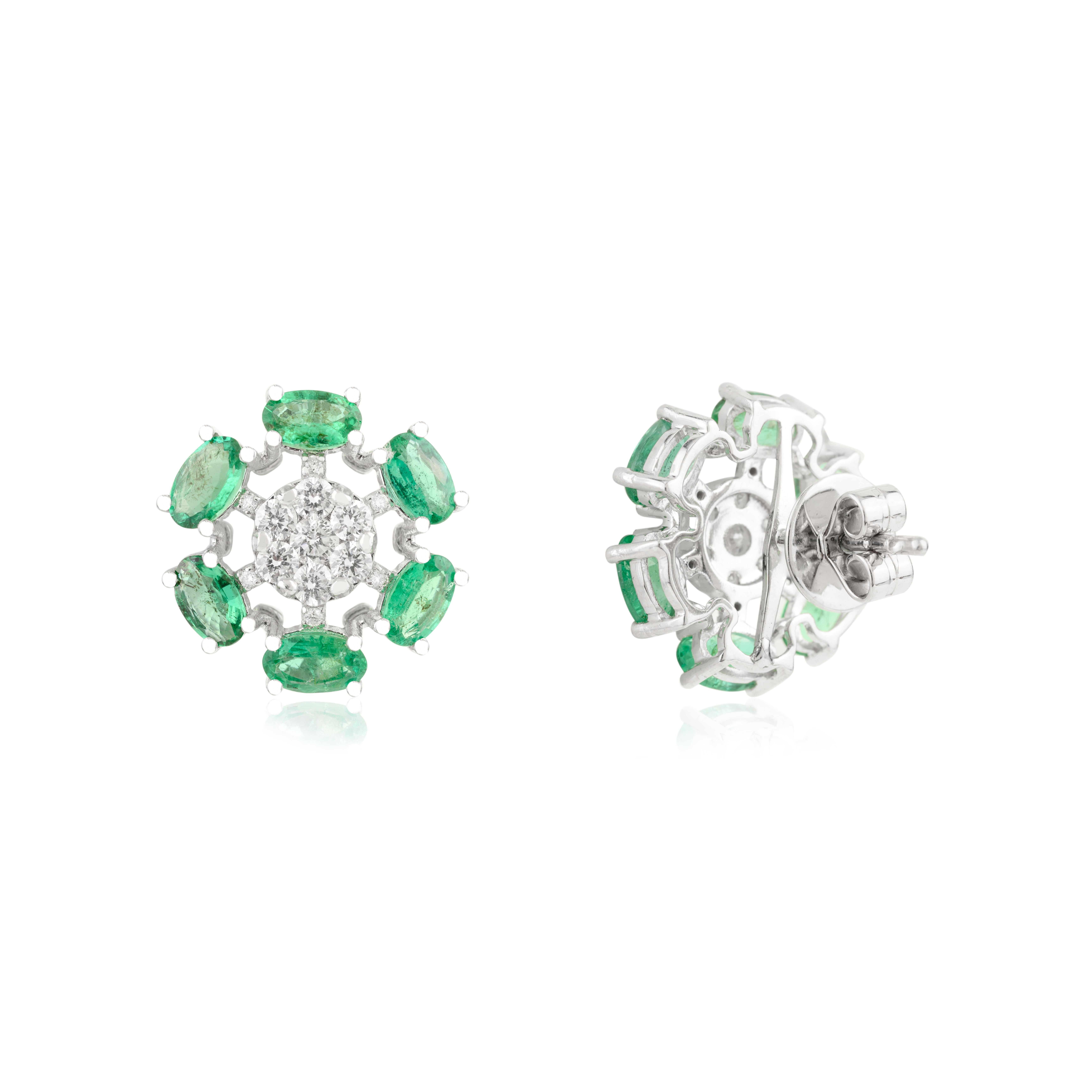 Pendientes de oro blanco de 14 quilates con esmeralda natural y diamantes Joyas de lujo Art Nouveau en venta