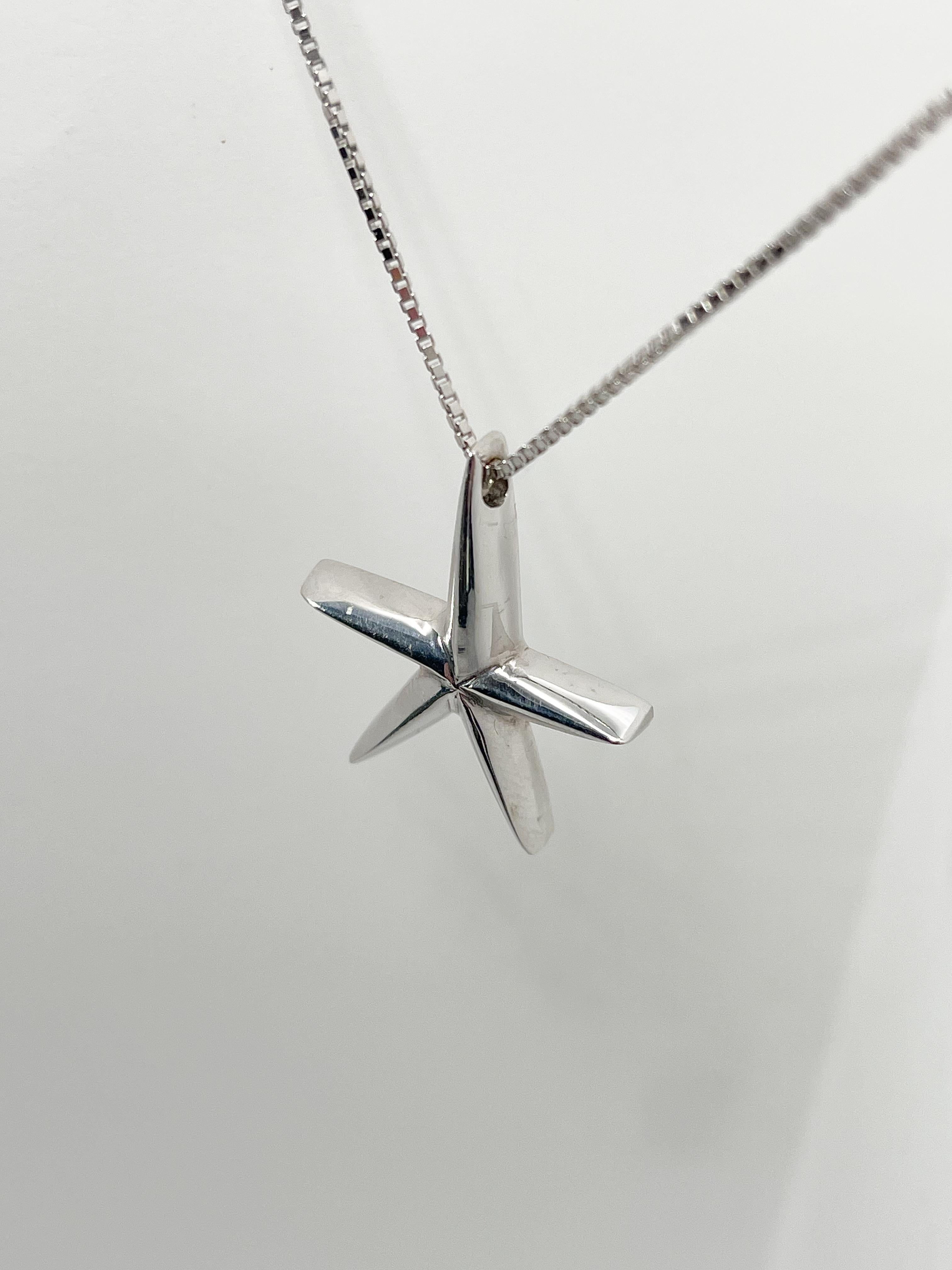 Women's 14K White Gold Starfish Pendant Necklace For Sale