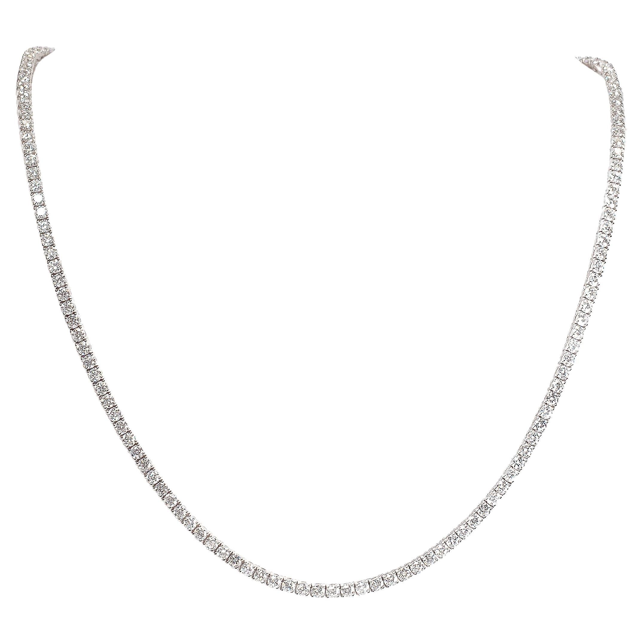 14K White Gold Straight Line Diamond Tennis Necklace For Sale