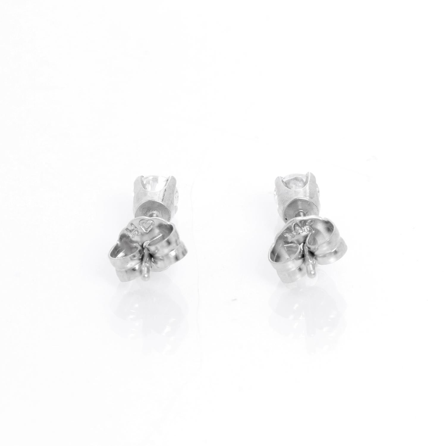 14k White Gold Studs .25 cts For Sale 1