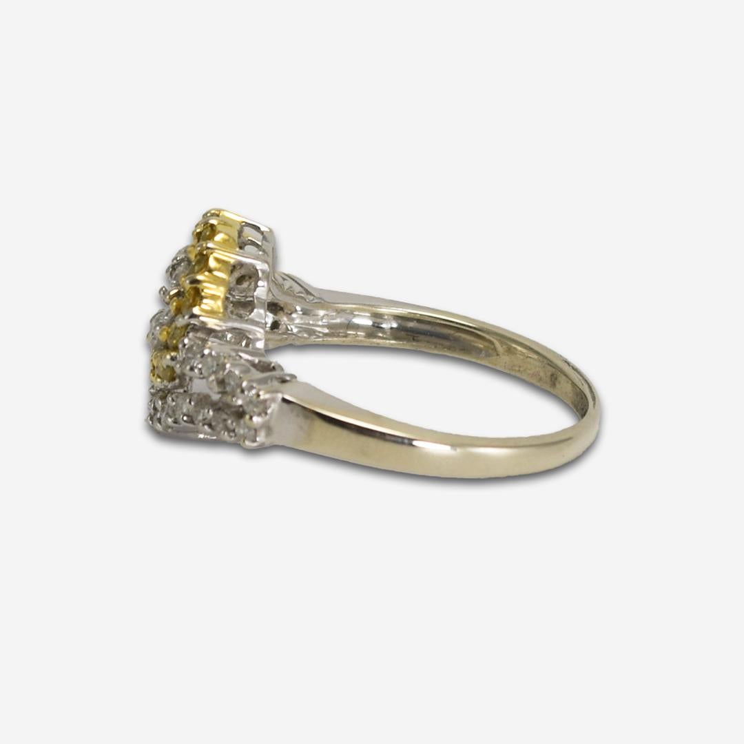 Femenino o masculino Anillo de diamantes con diseño de remolino en oro blanco de 14 quilates 0,50 ct en venta