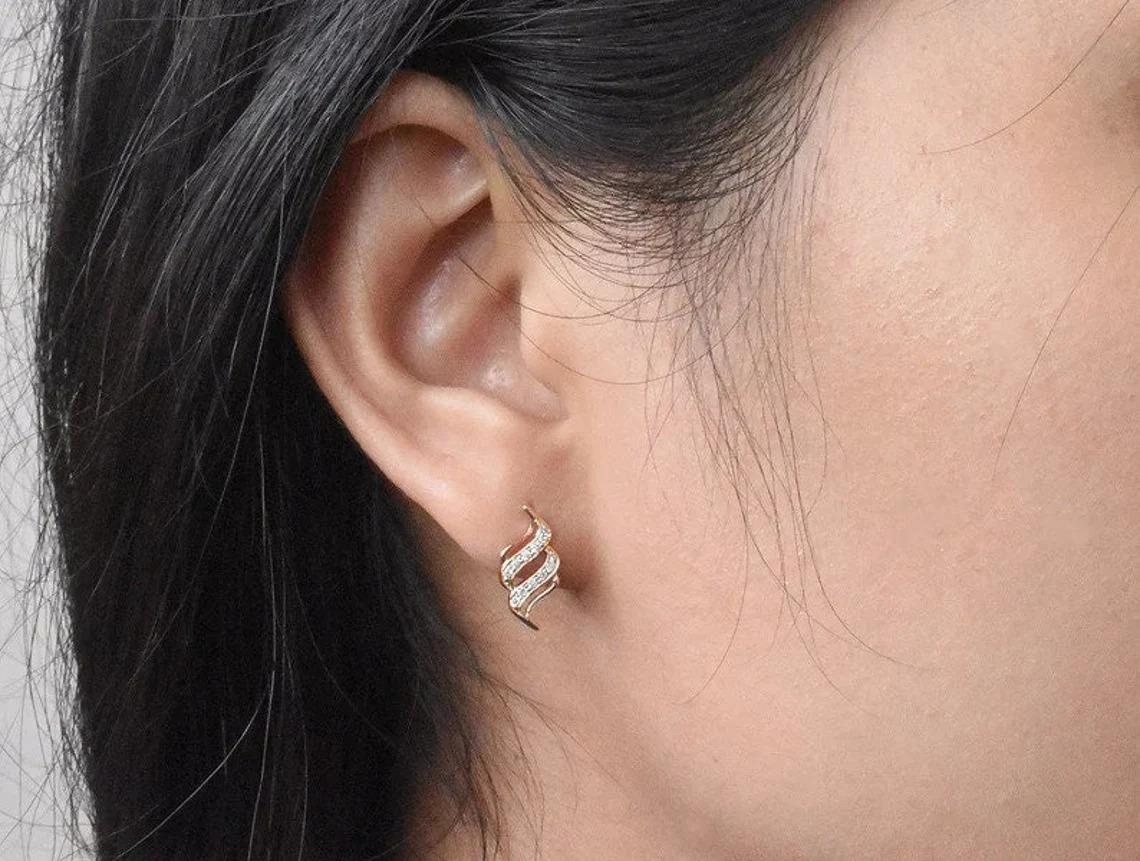 Modern 14k Gold Swirl Earrings Diamond Spiral Stud Earrings For Sale