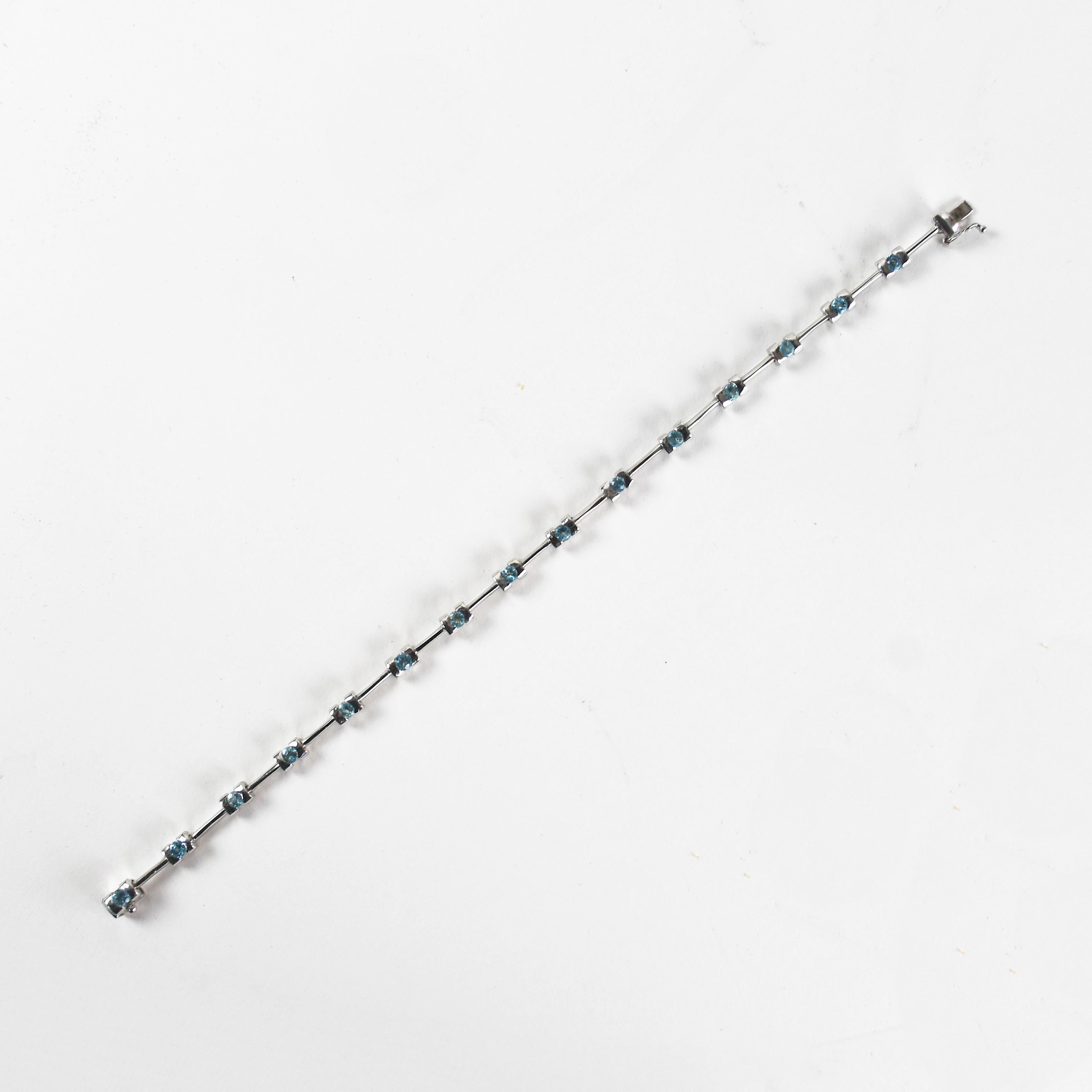 14K White Gold Synthetic Blue Stone Bracelet 13.8g For Sale 1