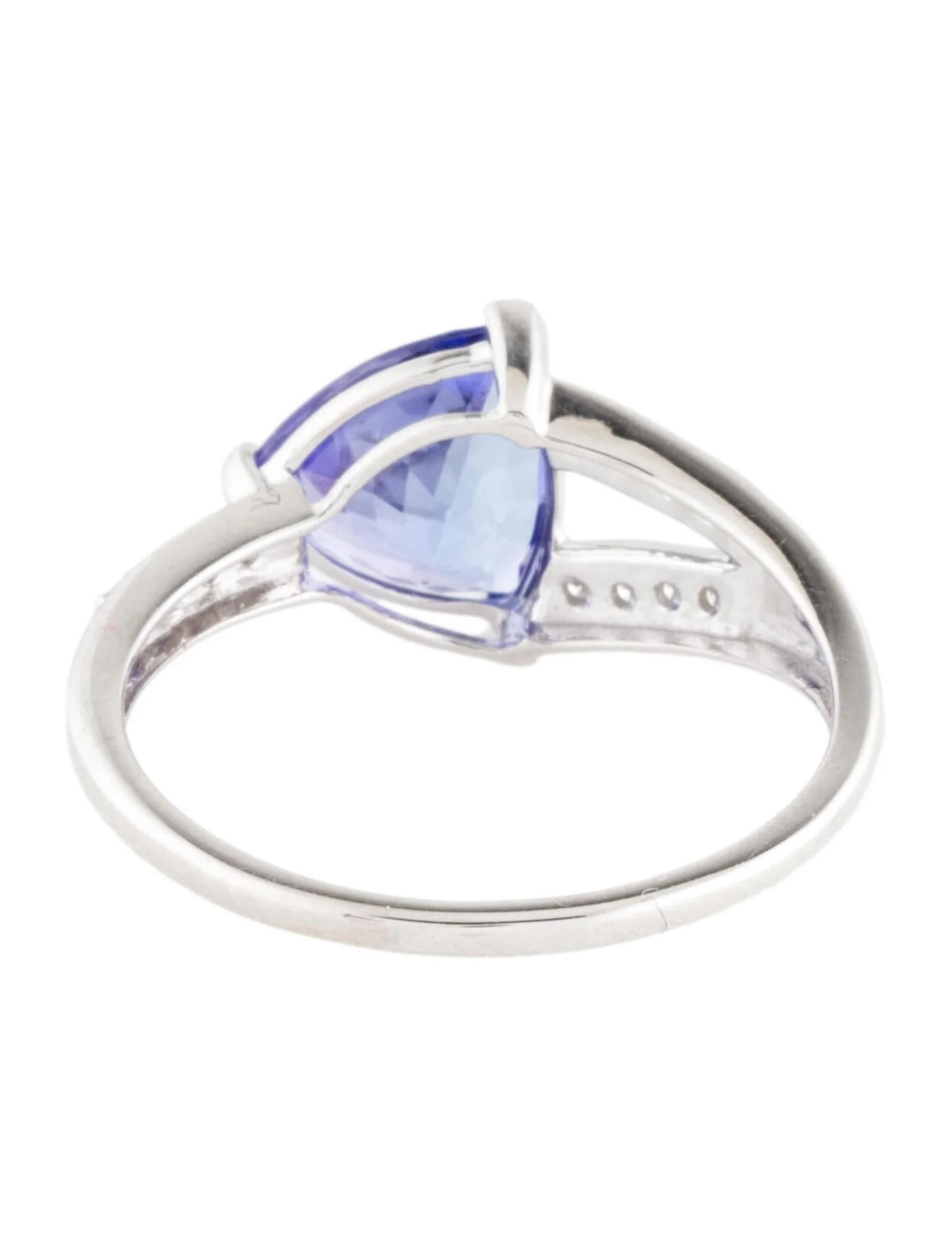 Brilliant Cut Exquisite 14K Tanzanite & Diamond Cocktail Ring, Size 7.25 - Statement Jewelry For Sale