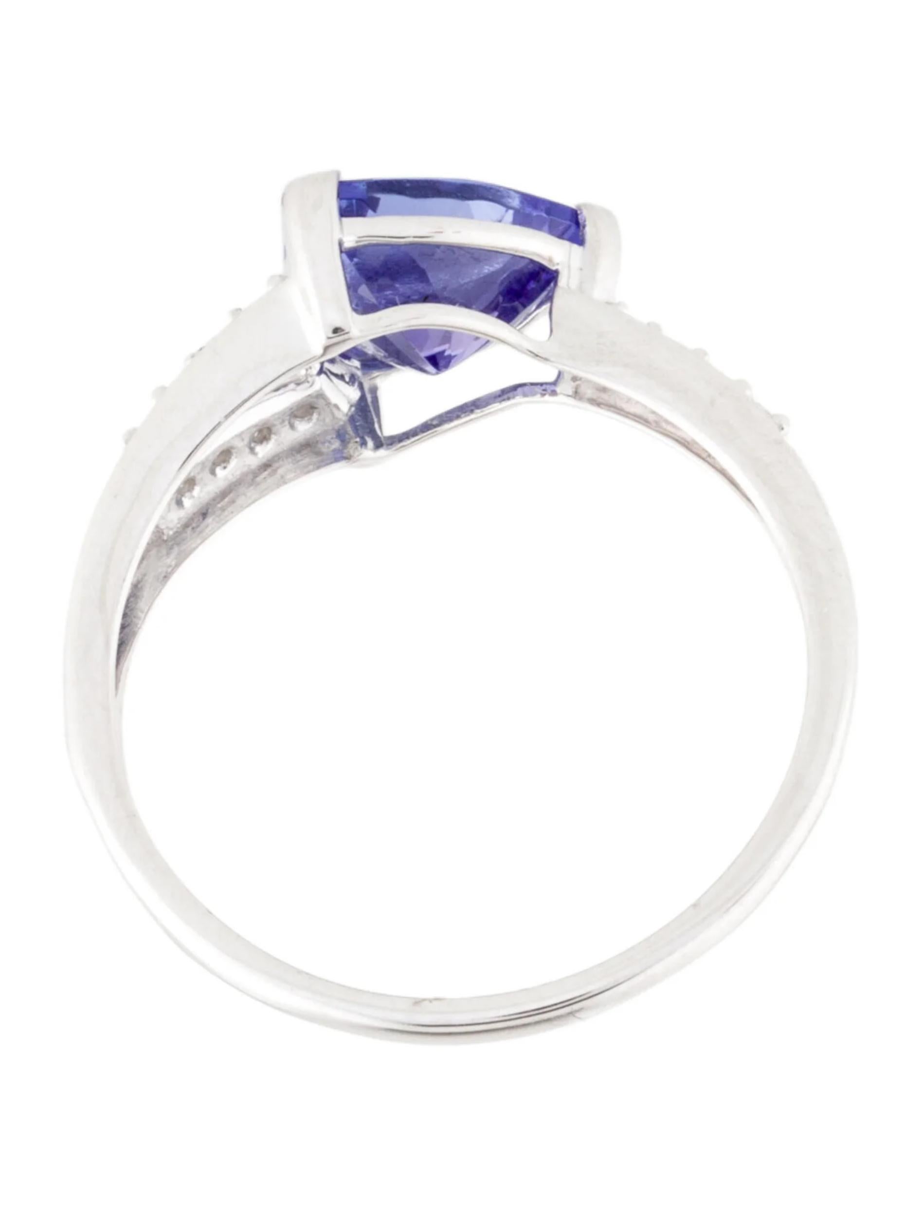Exquisite 14K Tanzanite & Diamond Cocktail Ring, Size 7.25 - Statement Jewelry In New Condition For Sale In Holtsville, NY