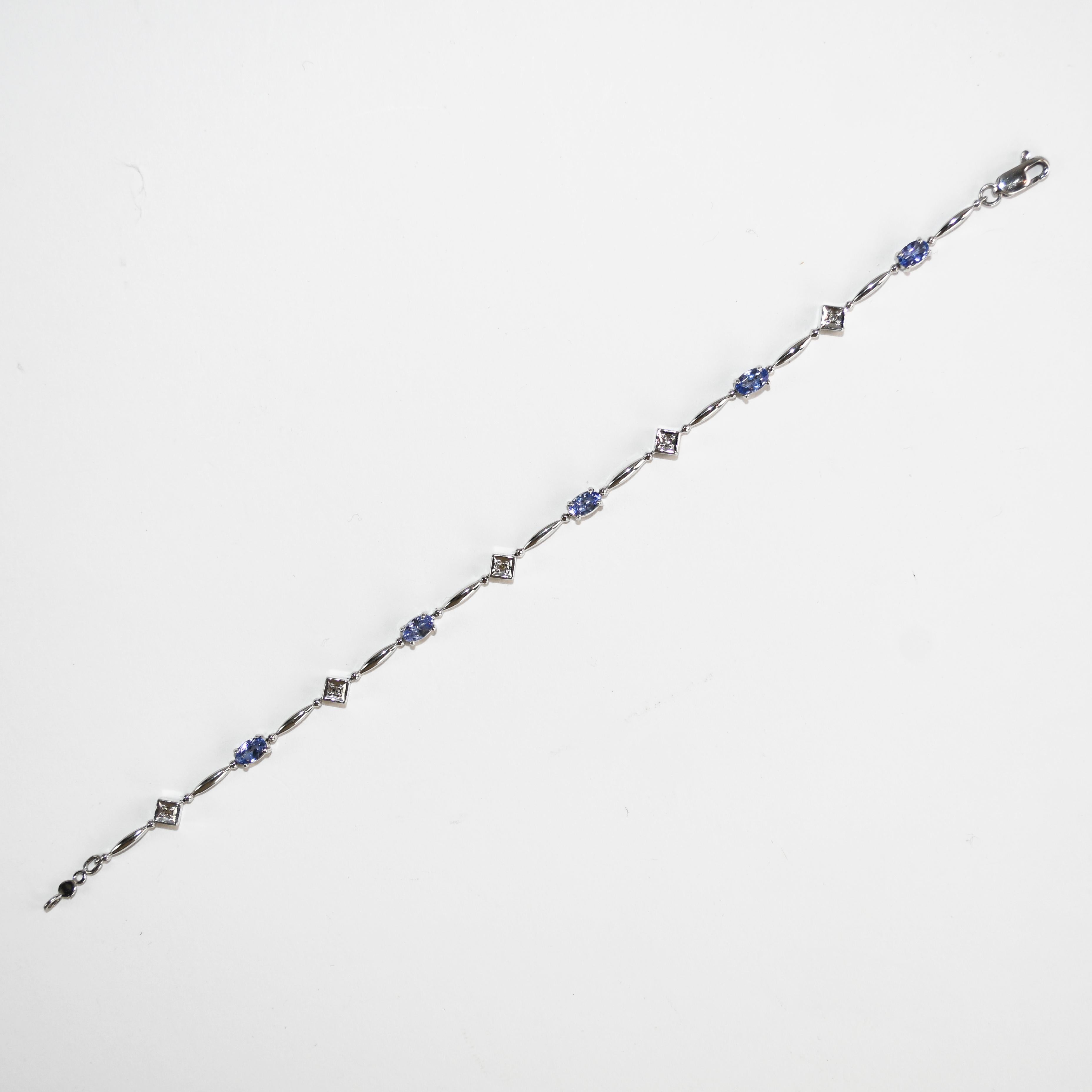 14K White Gold Tanzanite & Diamond Bracelet 5g In Excellent Condition For Sale In Laguna Beach, CA
