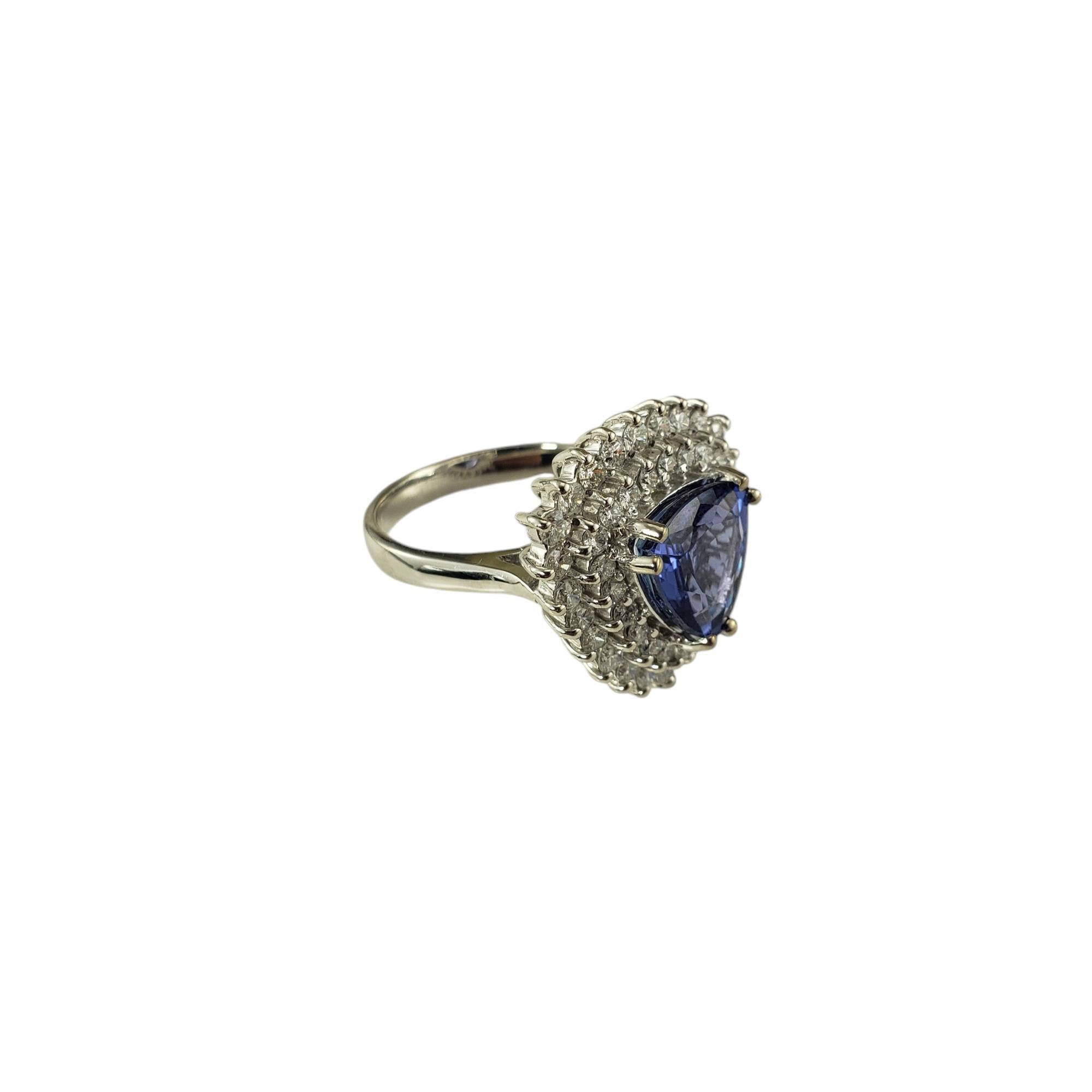 Taglio trillion Anello da cocktail con doppio diamante e tanzanite in oro bianco 14K, misura 6,5 #19456 in vendita