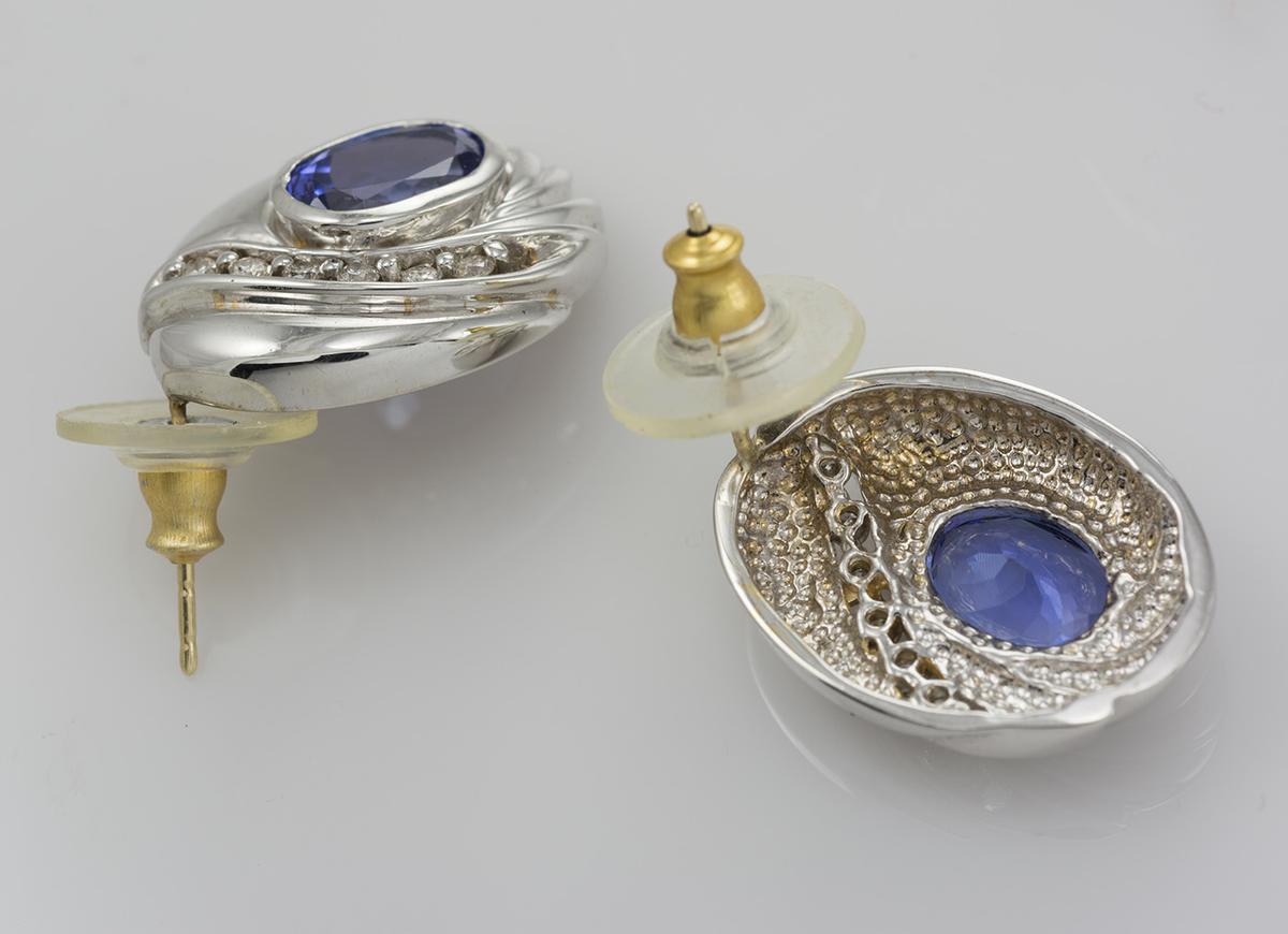 Taglio ovale Orecchini con tanzanite e diamanti in oro bianco 14K 9,7g in vendita