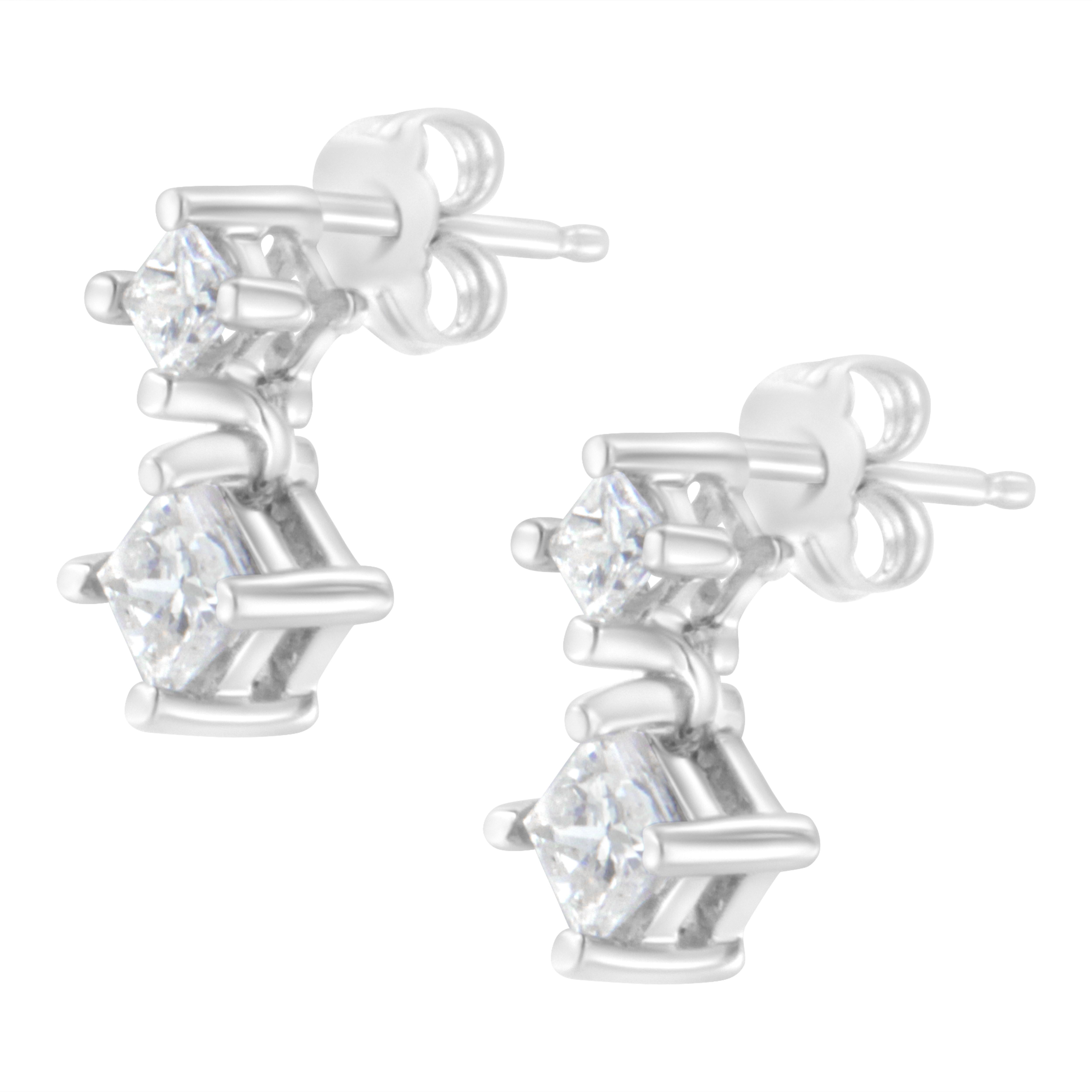 Moderno Orecchini con diamante doppio Princess in oro bianco 14K in vendita