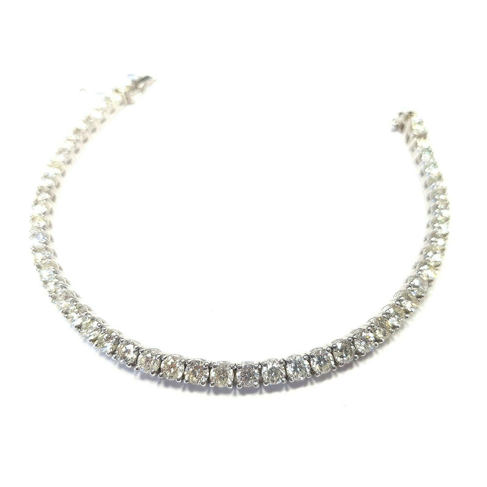 Contemporain Bracelet tennis en or blanc 14 carats avec 48 diamants ronds pesant 8,20 carats en vente