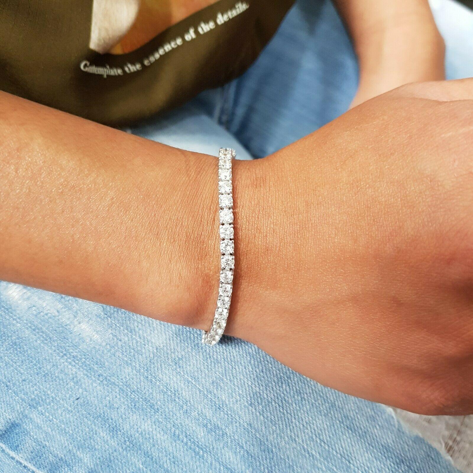 Bracelet tennis en or blanc 14 carats avec 48 diamants ronds pesant 8,20 carats Unisexe en vente