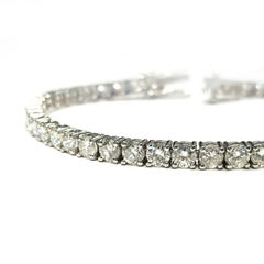 14 Karat White Gold Tennis Bracelet with 48 Round Diamonds Weighing 8.20 Carat
