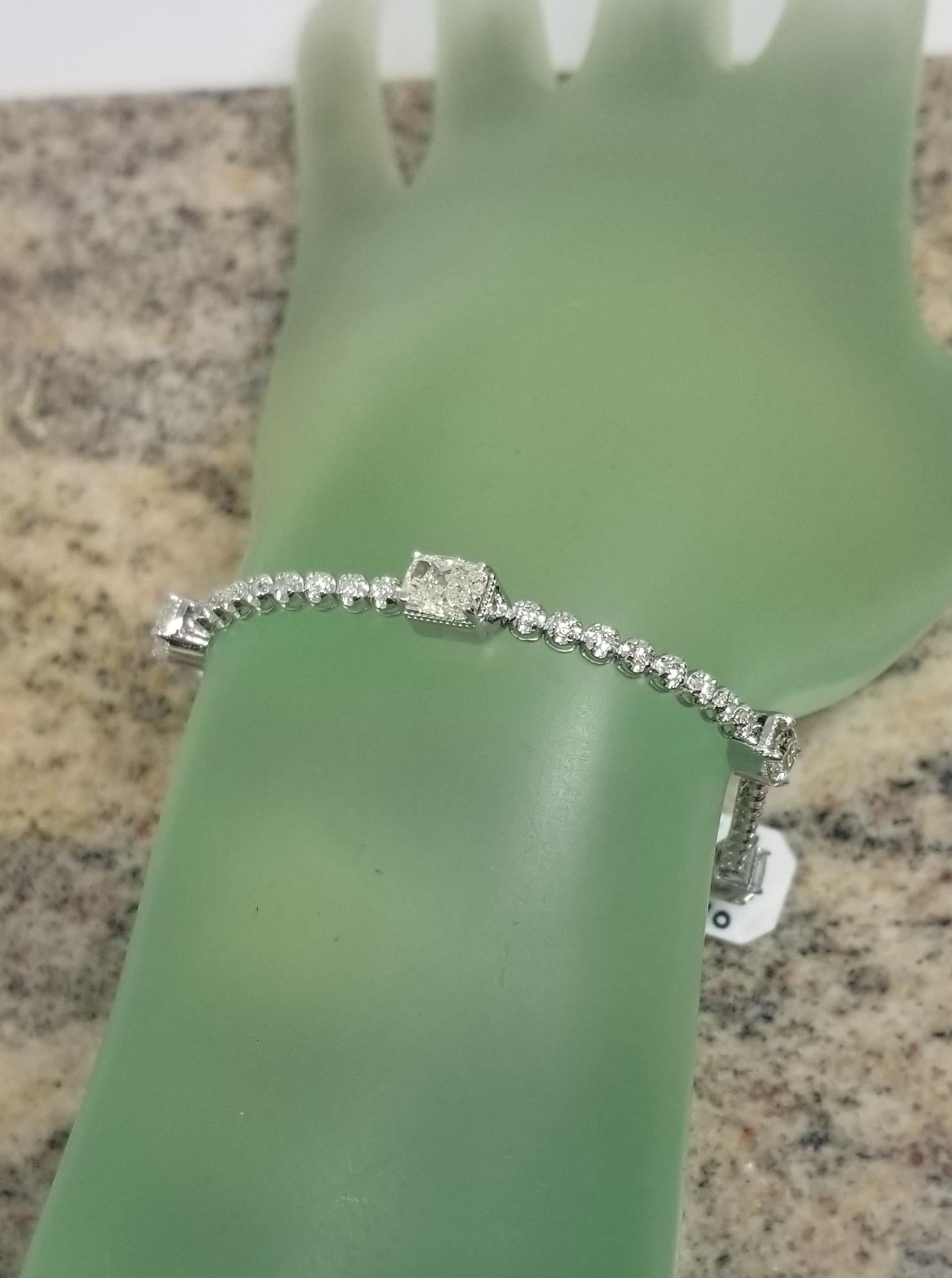 14k White Gold Tennis Bracelet with 5 Fancy Shape and 51 Round Diamonds 4.01cts For Sale 1