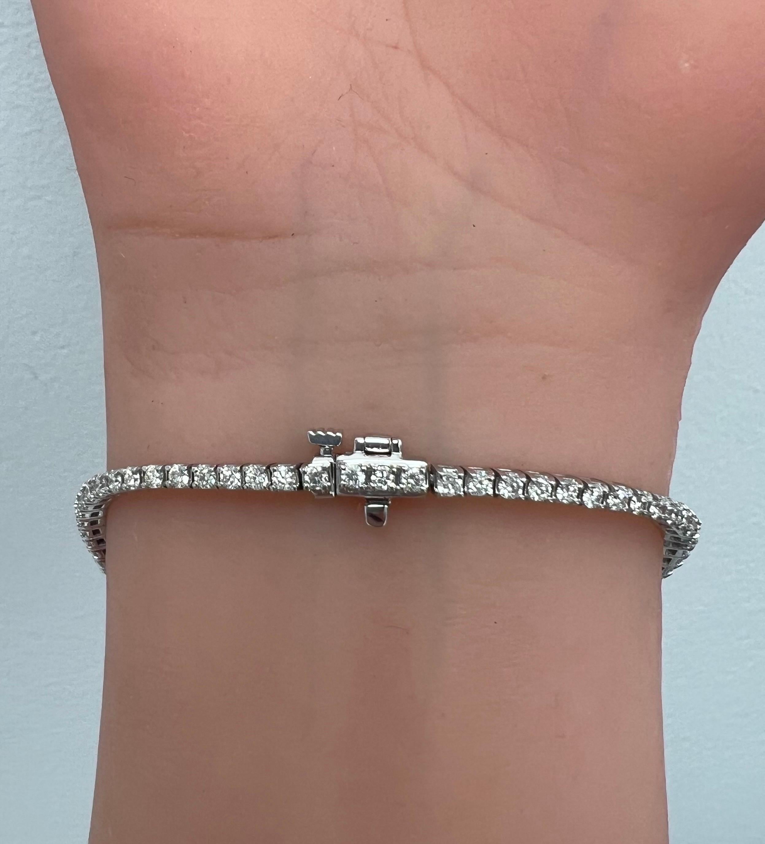 14k White Gold Tennis Bracelet with Natural Full Cut Diamonds- G/H Vs/Si1 - 2ct In New Condition For Sale In Great Neck, NY