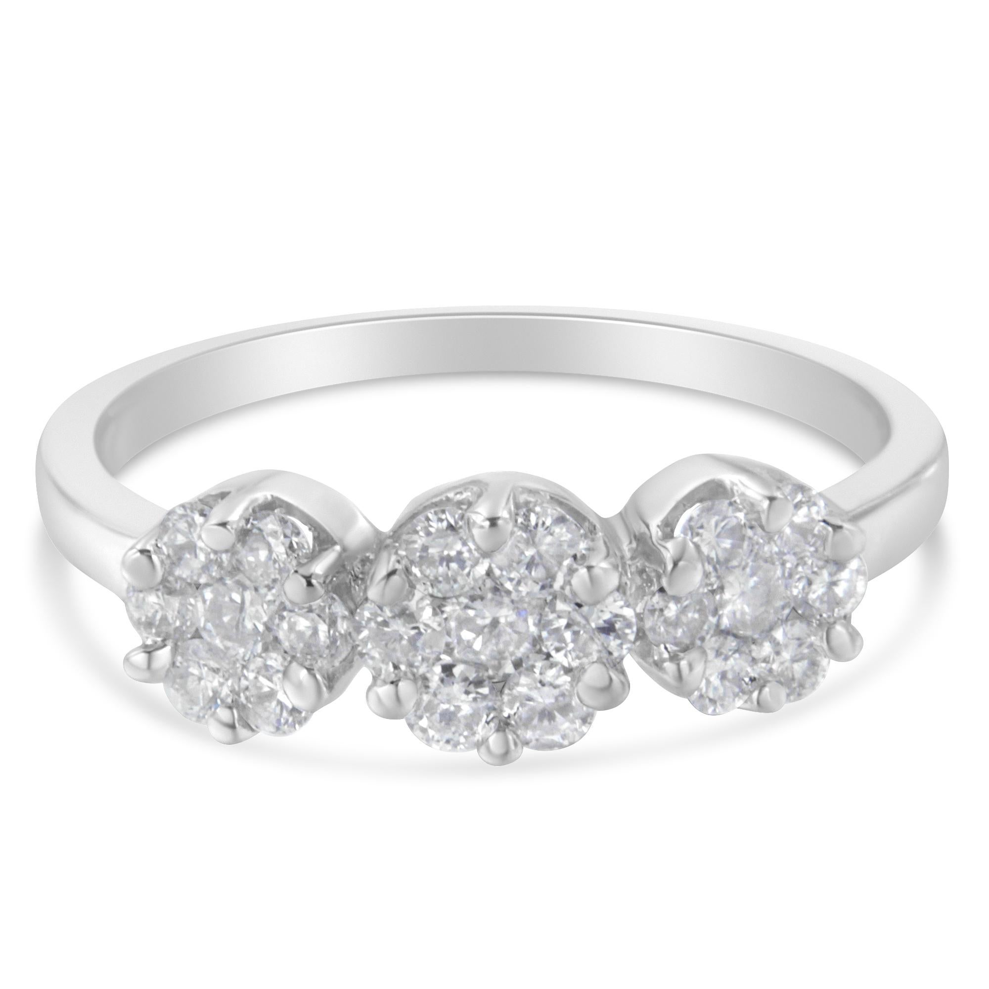14K Weißgold Dreistein-Cluster-Diamantring mit 0,7 Karat Diamanten () 2