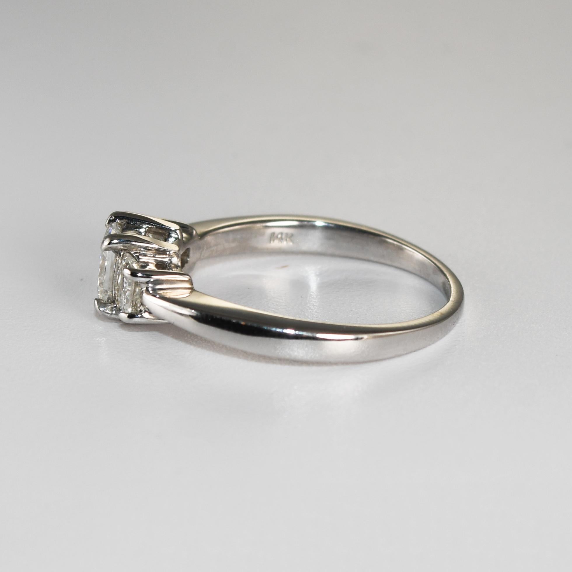Women's or Men's 14K White Gold Three-Stone Diamond Engagement Ring 1.15ct For Sale