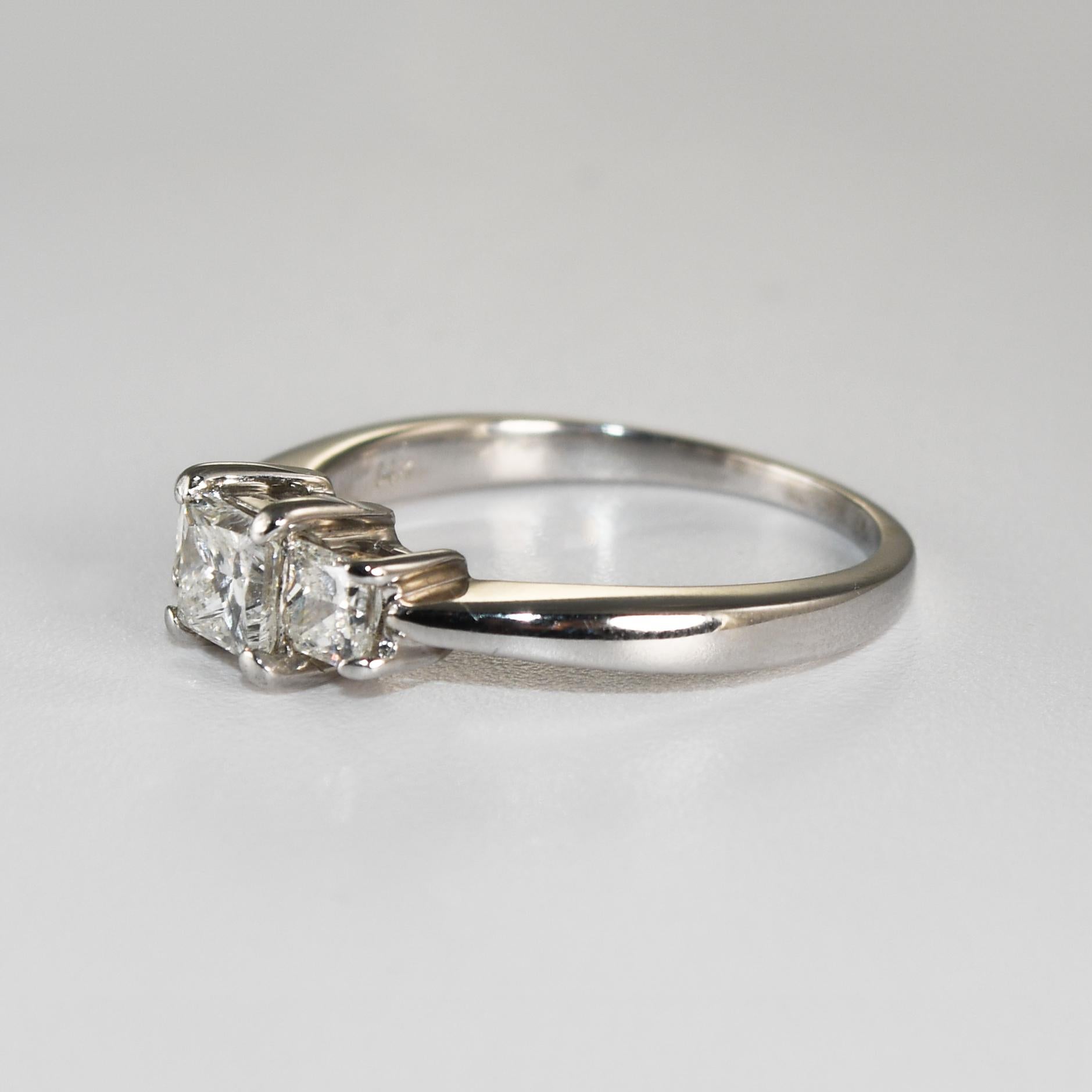 14K White Gold Three-Stone Diamond Engagement Ring 1.15ct For Sale 1