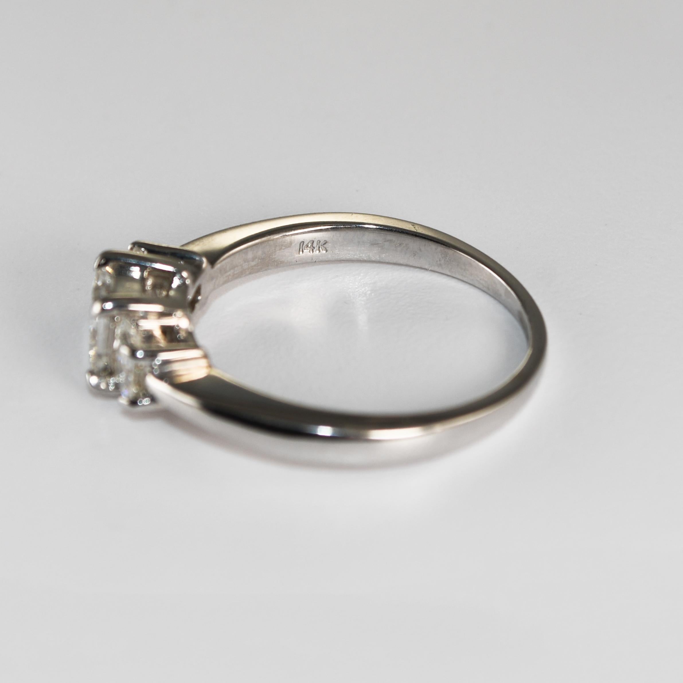 14K White Gold Three-Stone Diamond Engagement Ring 1.15ct For Sale 2