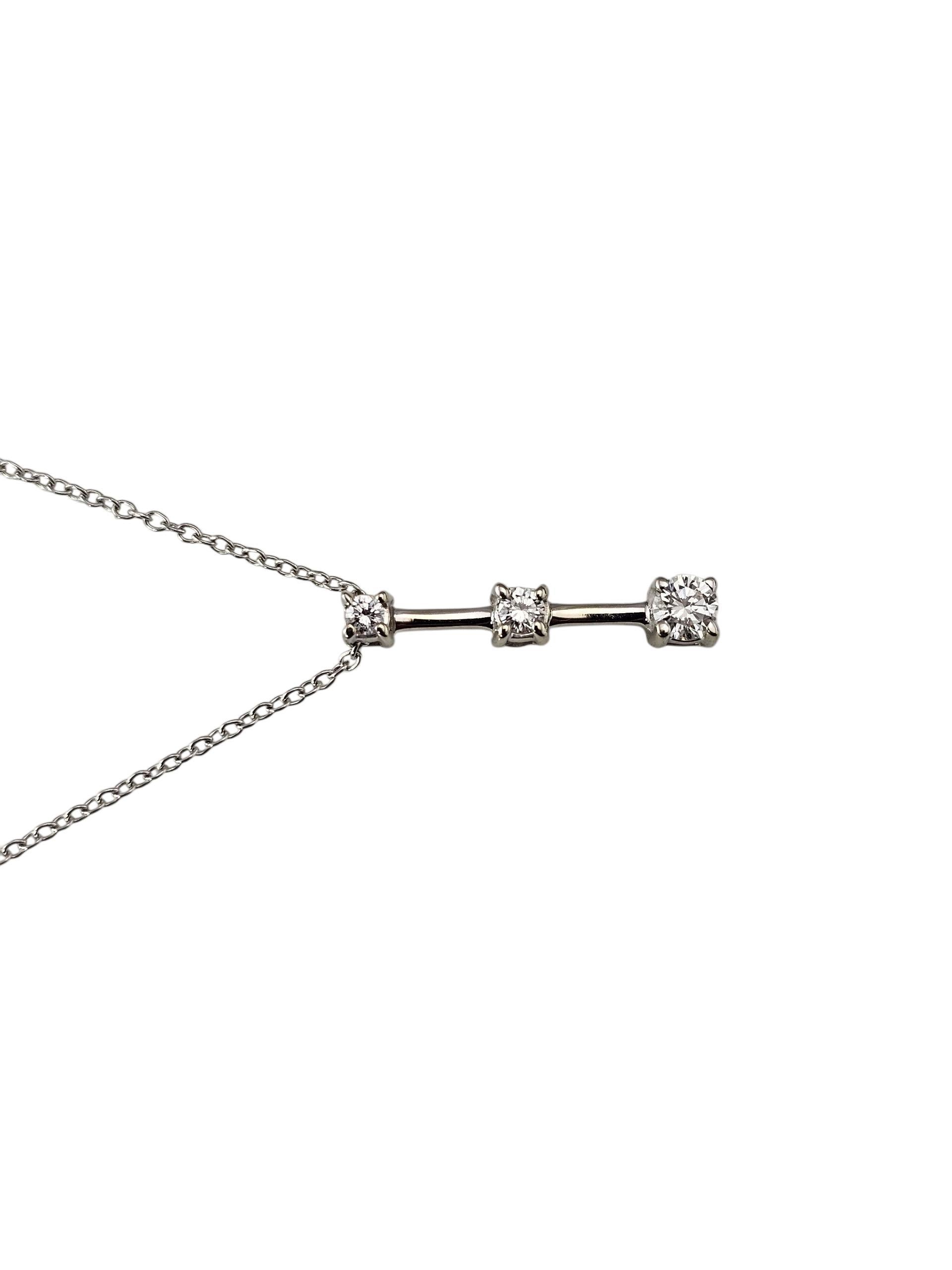 Contemporaneo Collana con tre pietre di diamante in oro bianco 14K #23891 in vendita