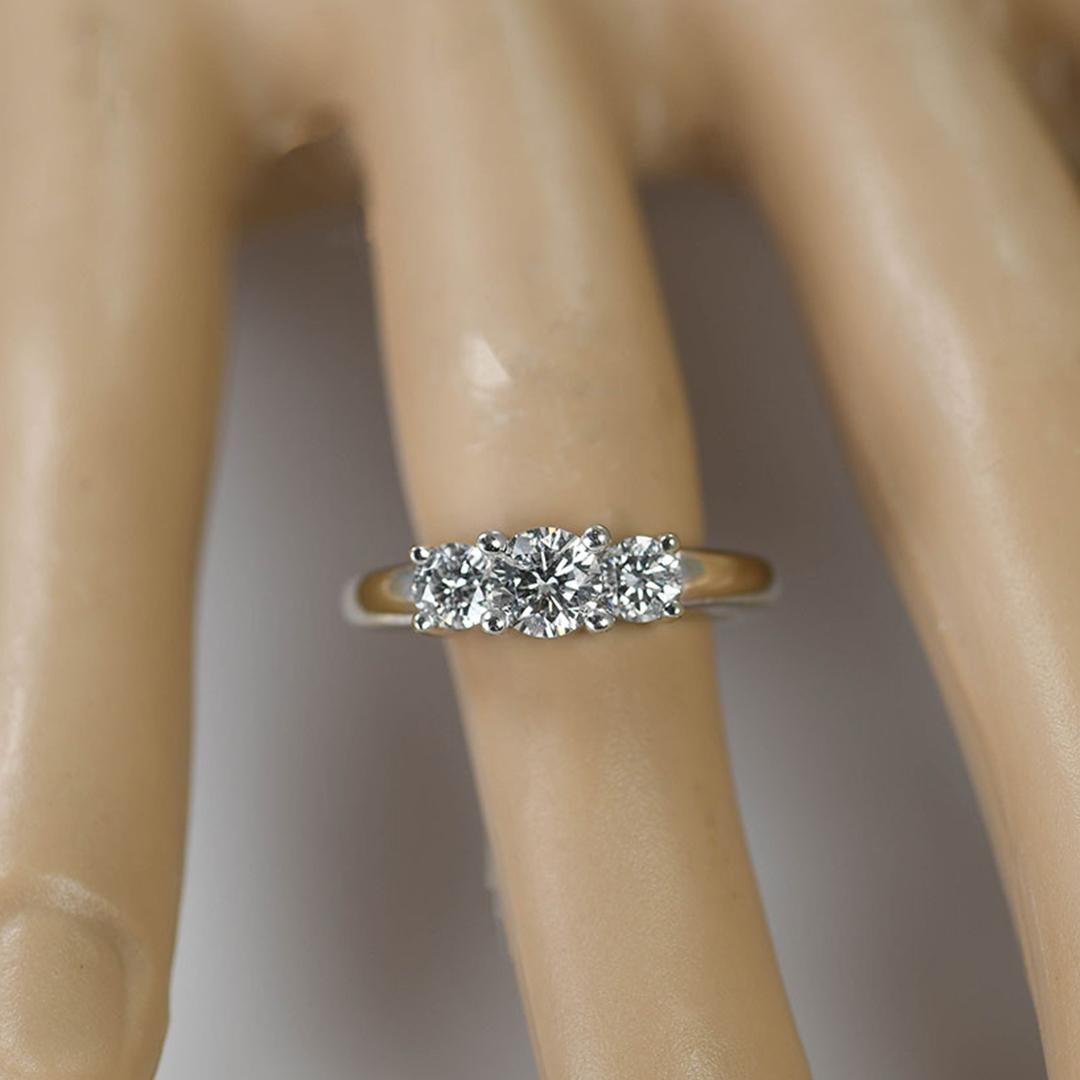 da uomo o donna Anello con tre pietre di diamante in oro bianco 14K 1,02ct in vendita