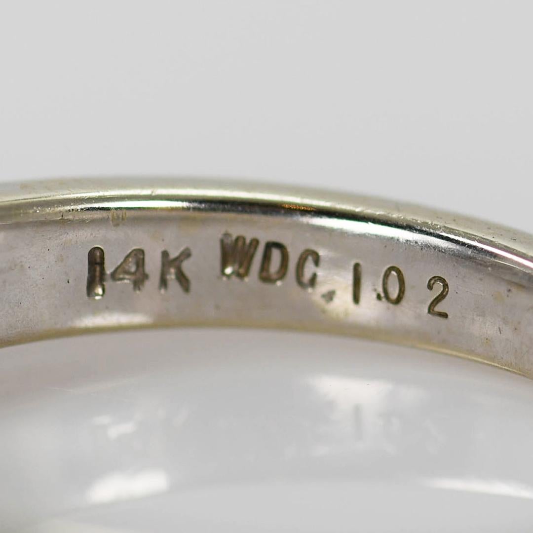 Anello con tre pietre di diamante in oro bianco 14K 1,02ct in vendita 1