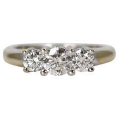 Anello con tre pietre di diamante in oro bianco 14K 1,02ct