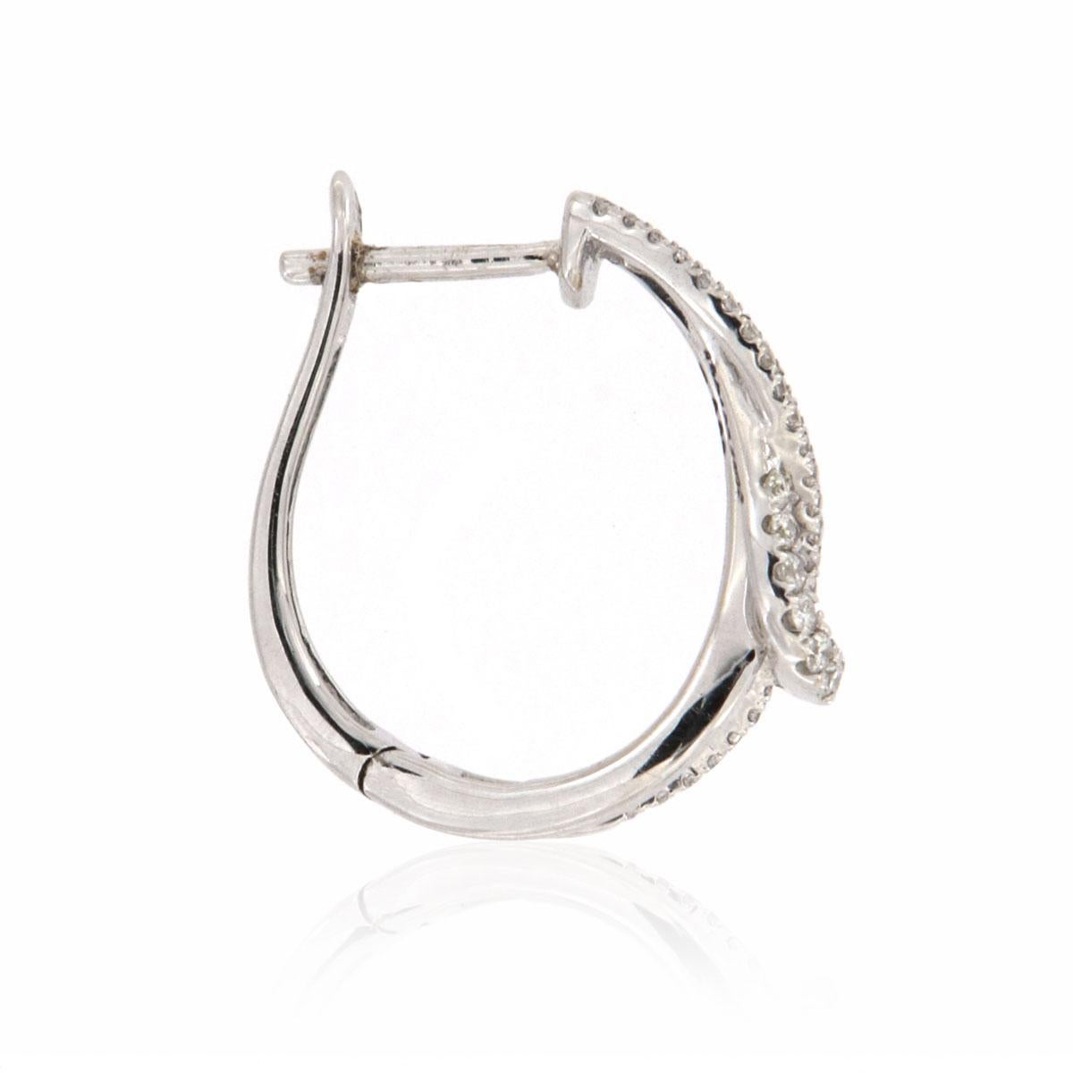 These sparkling hoop earrings feature 0.35-carat diamonds in the pave setting. Experience the Difference!

Product details: 

Center Gemstone Type: NATURAL DIAMOND
Center Gemstone Color: WHITE
Side Gemstone Type: NATURAL DIAMOND
Side Gemstone Shape: