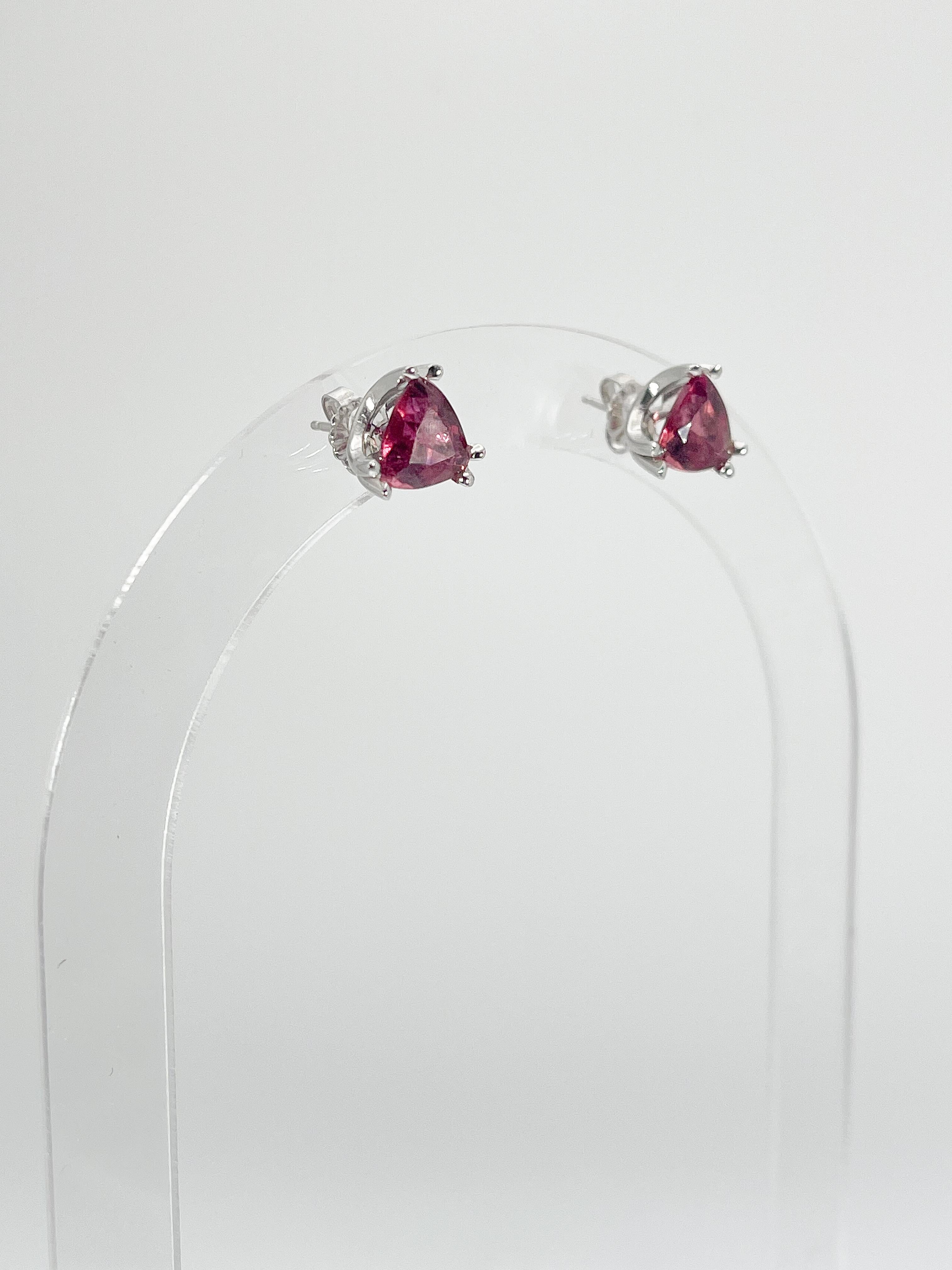 14K White Gold Trillion Pink Tourmaline Double Prong Stud Earrings  In Excellent Condition For Sale In Stuart, FL