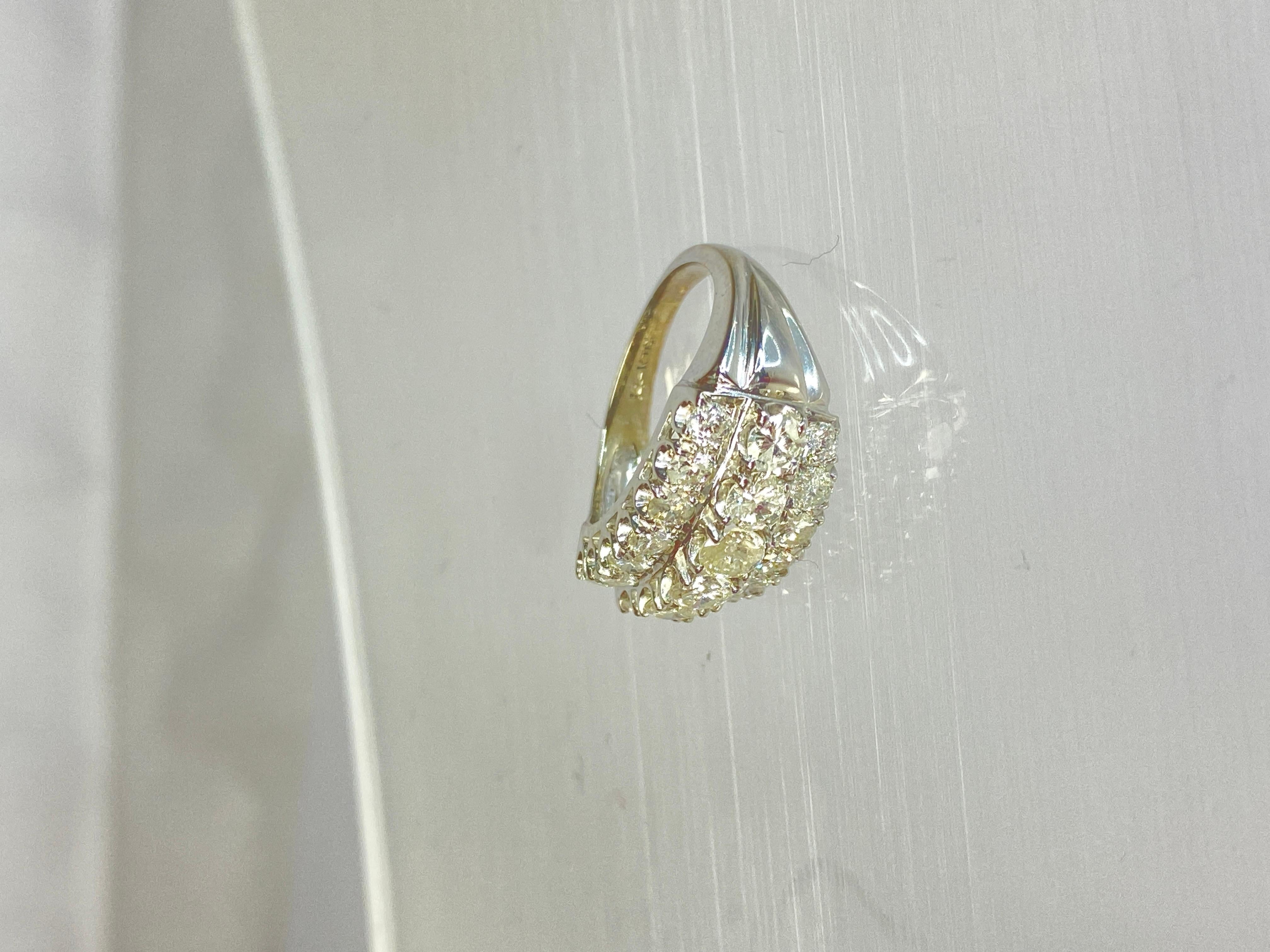 14K Weißgold Dreireihiger Ehering mit 2 Karat natürlichem Diamanten im Rundschliff im Rundschliff Gr. 5,75 im Angebot 1