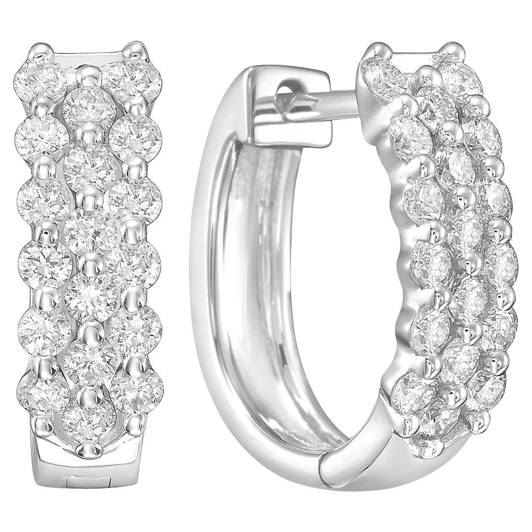 Orecchini a cerchio con diamanti a tre file in oro bianco 14K in vendita