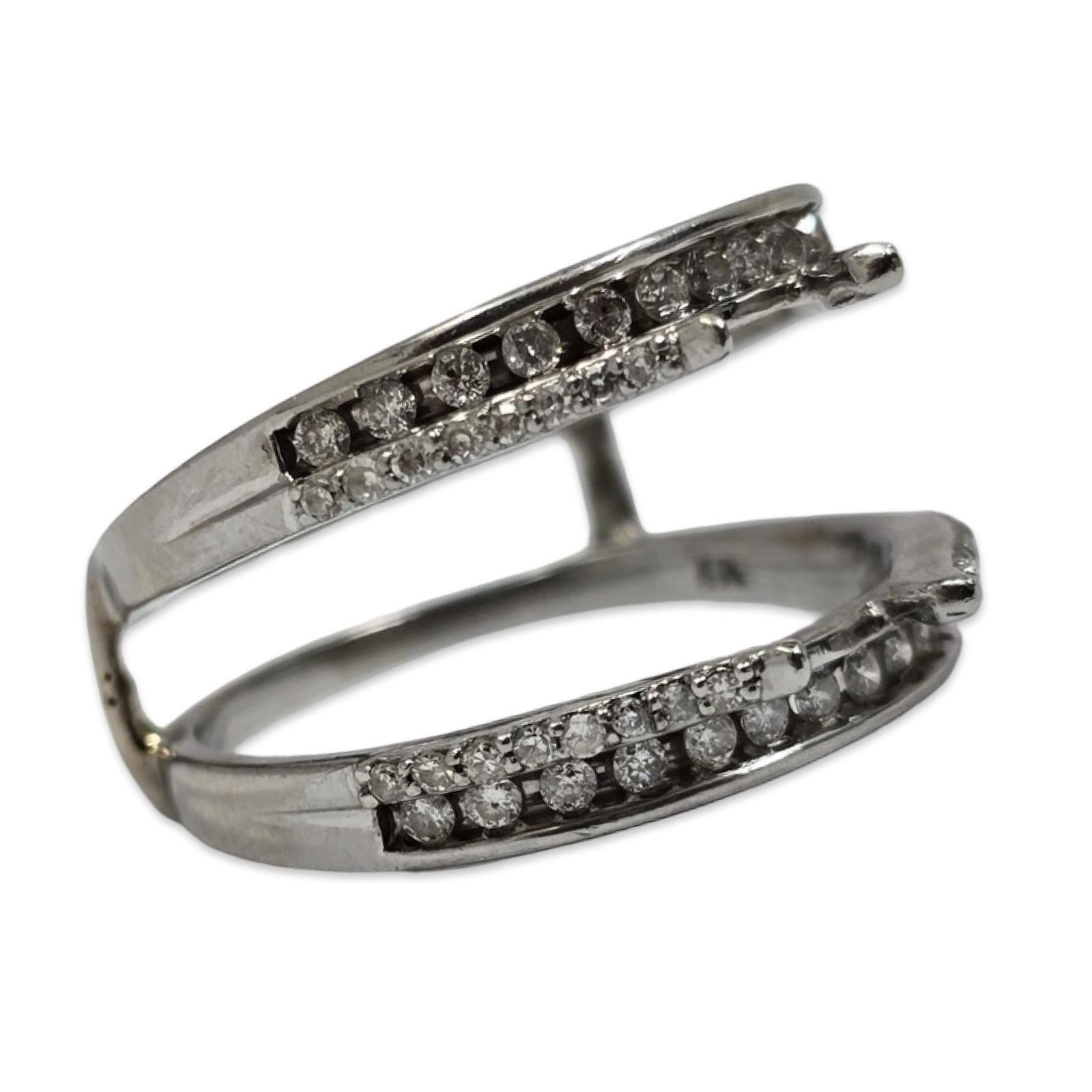 Bague deux pièces en or blanc 14K à diamant 1.48tcw avec centre certifié GIA en vente 1