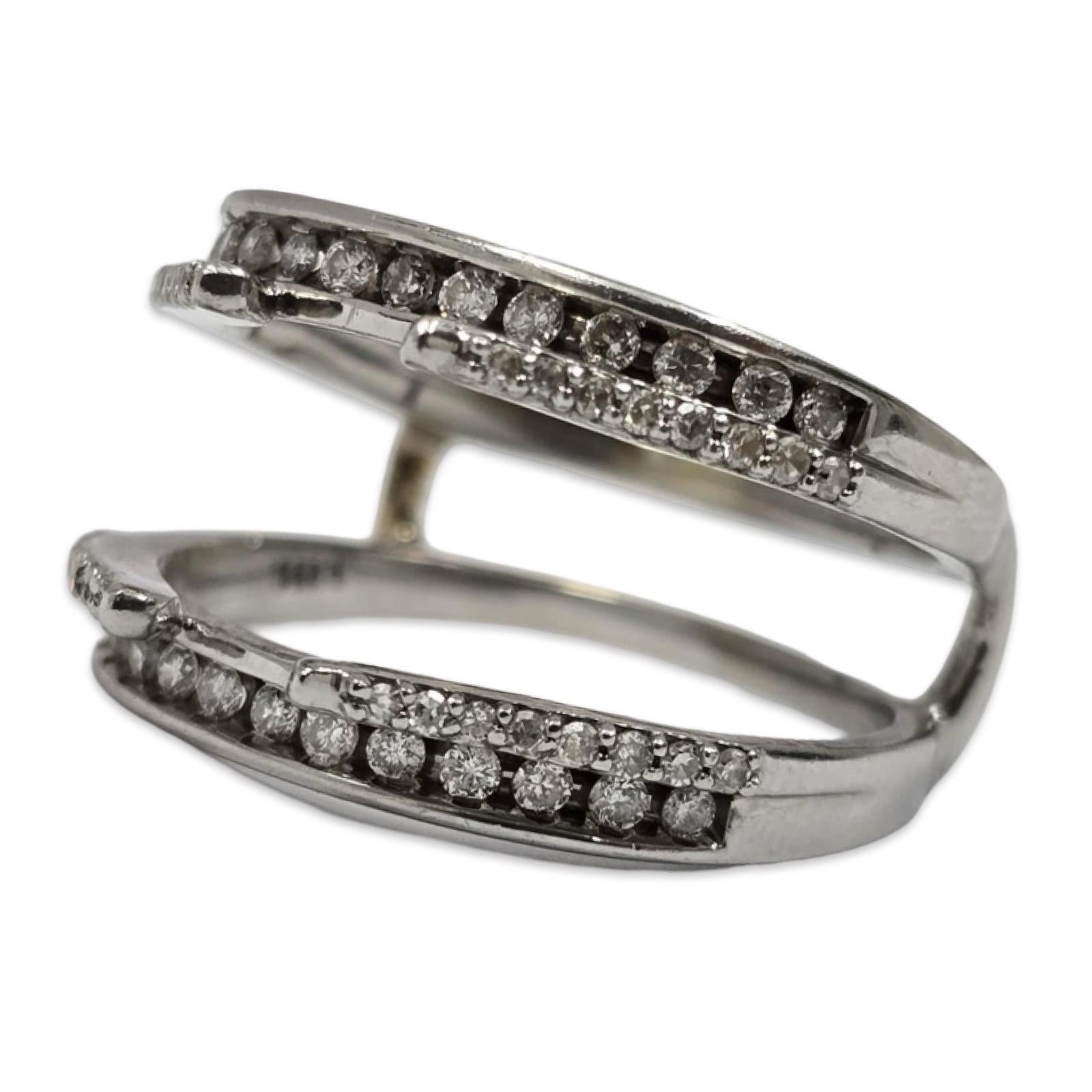 Bague deux pièces en or blanc 14K à diamant 1.48tcw avec centre certifié GIA en vente 3