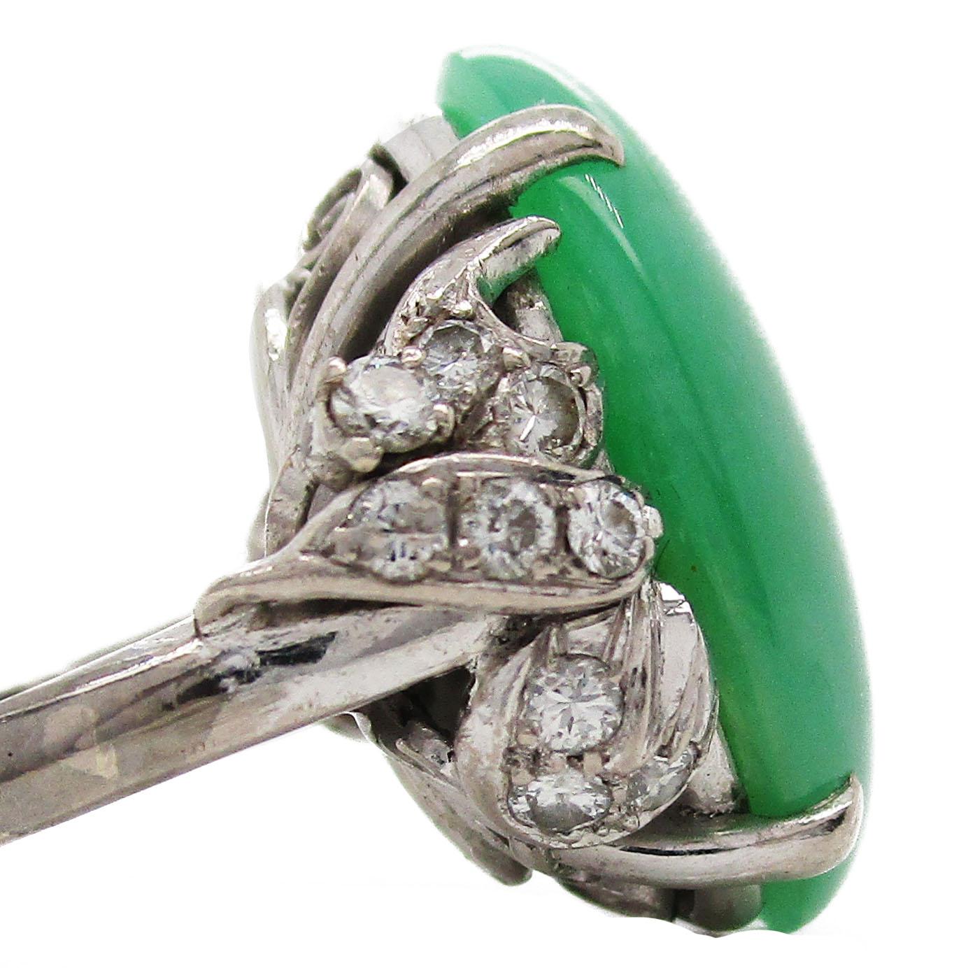14 Karat White Gold Untreated Cabochon Jade and 0.5 Carat Diamond Ring In Excellent Condition In Lexington, KY