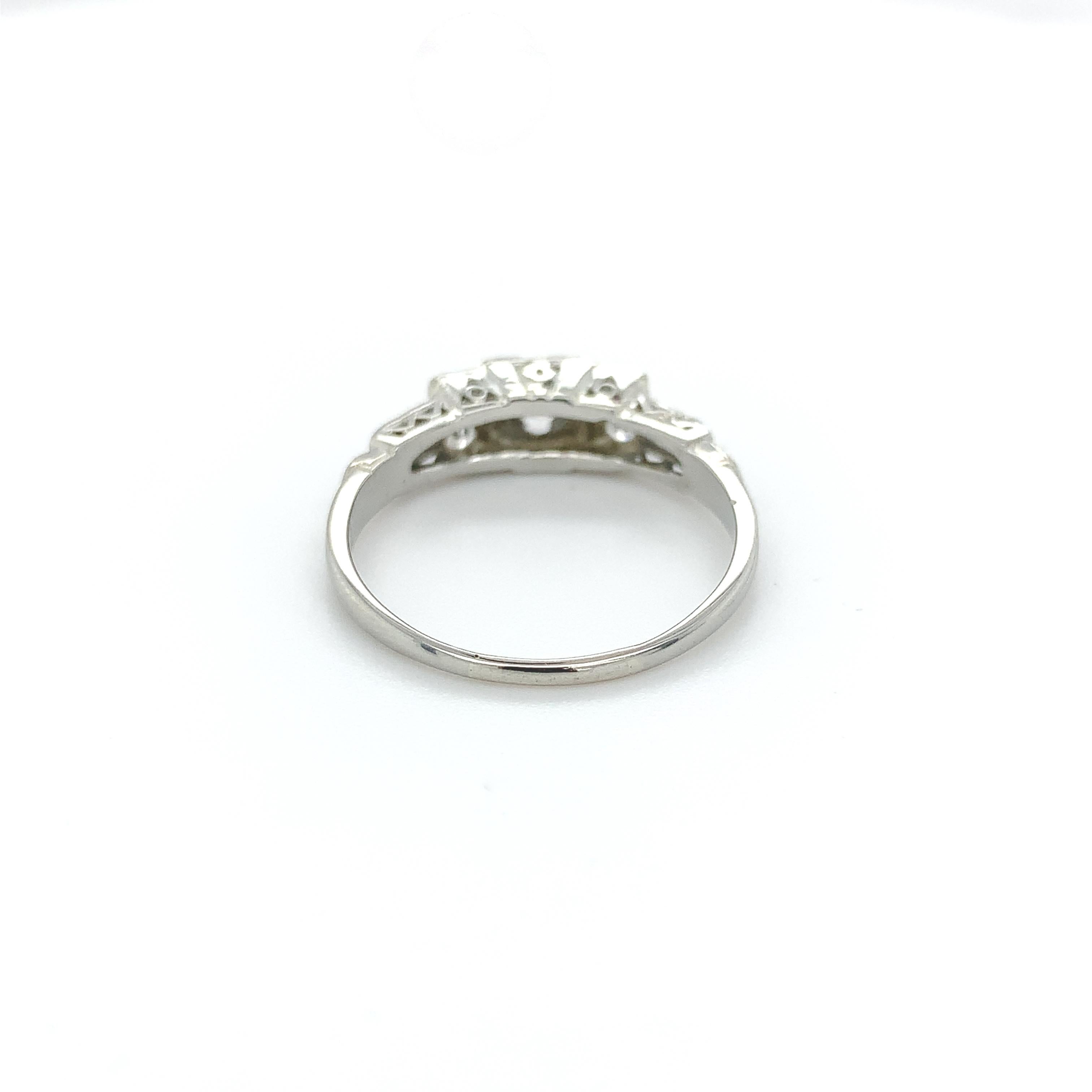 Women's 14K White Gold Vintage .27cttw Diamond Ring size 8 For Sale
