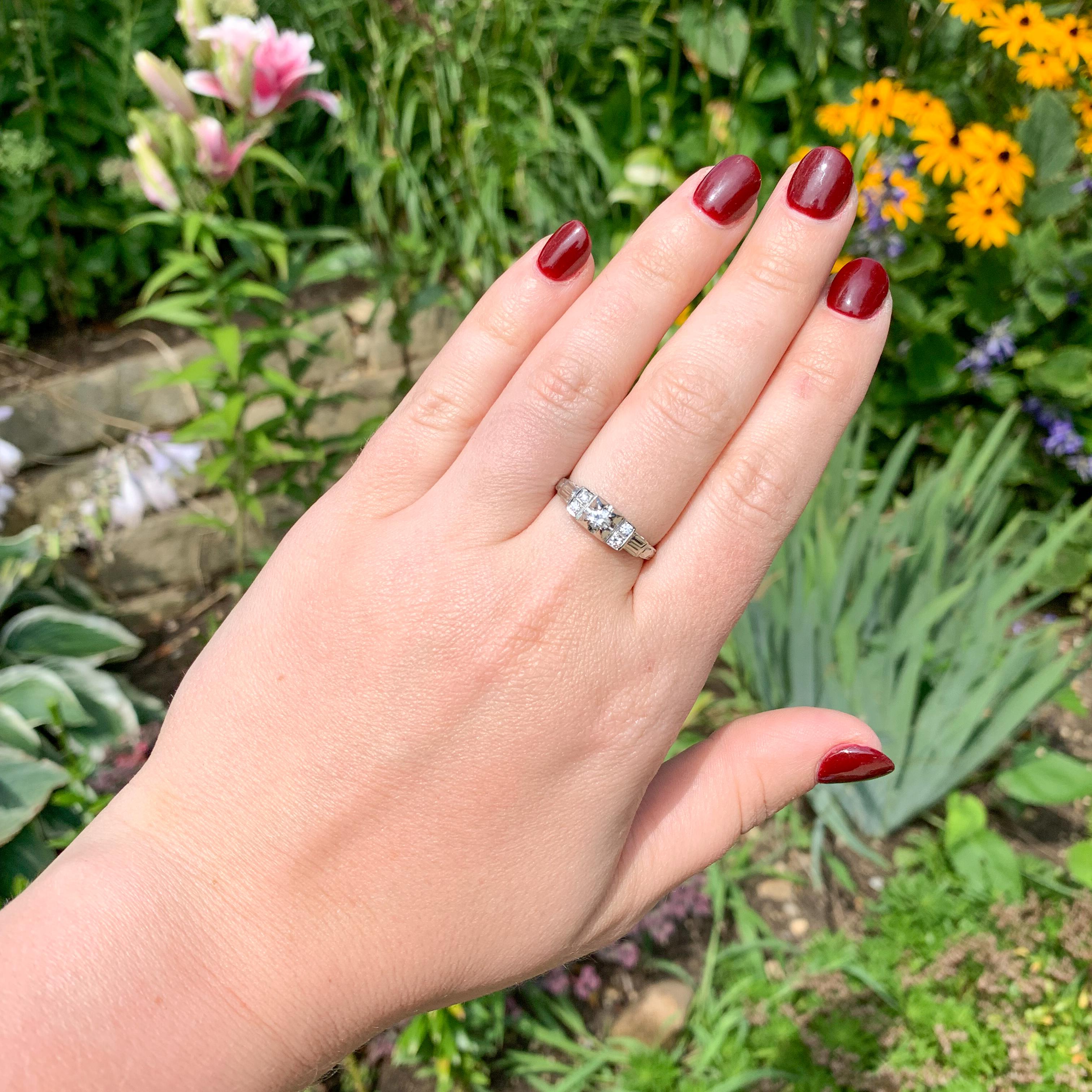14K White Gold Vintage .27cttw Diamond Ring size 8 For Sale 1