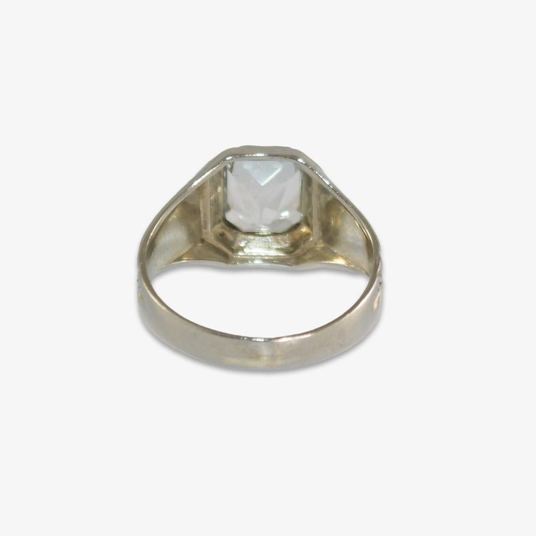 14K White Gold Vintage Aquamarine Ring 2.8g In Excellent Condition For Sale In Laguna Beach, CA