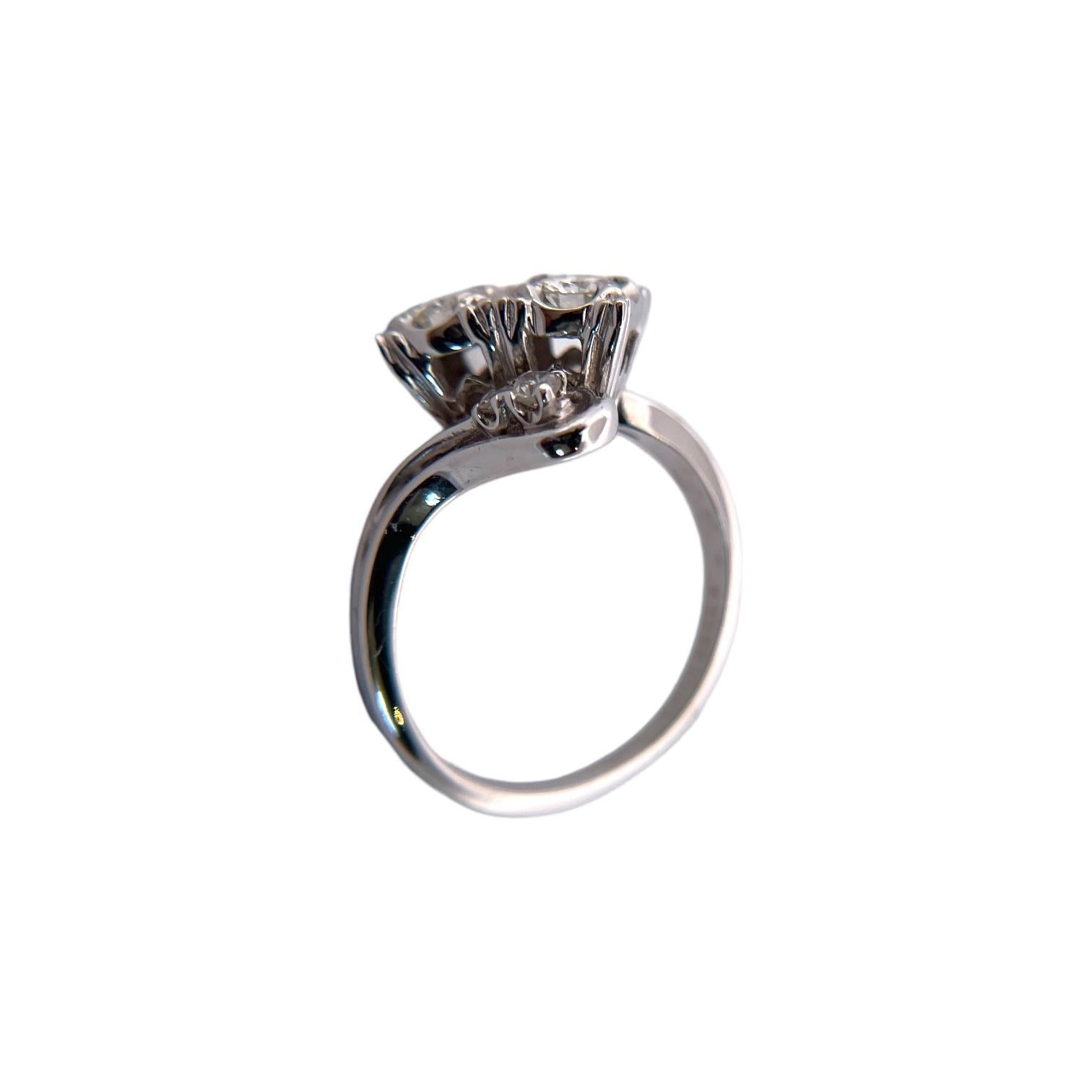 Round Cut 14K White gold Vintage Bypass Natural Diamond Ring For Sale