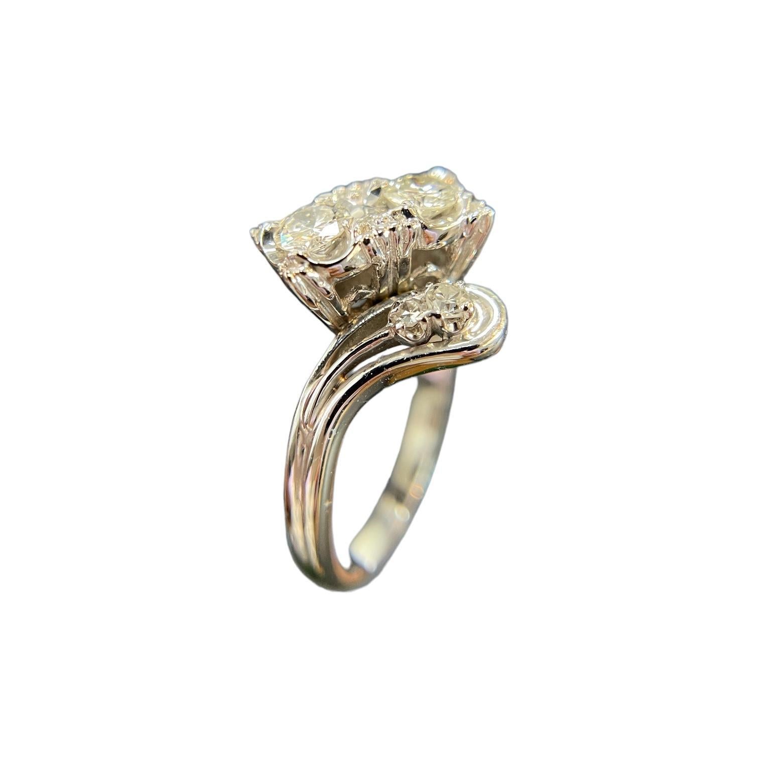 14K White gold Vintage Bypass Natural Diamond Ring In Excellent Condition For Sale In New York, NY
