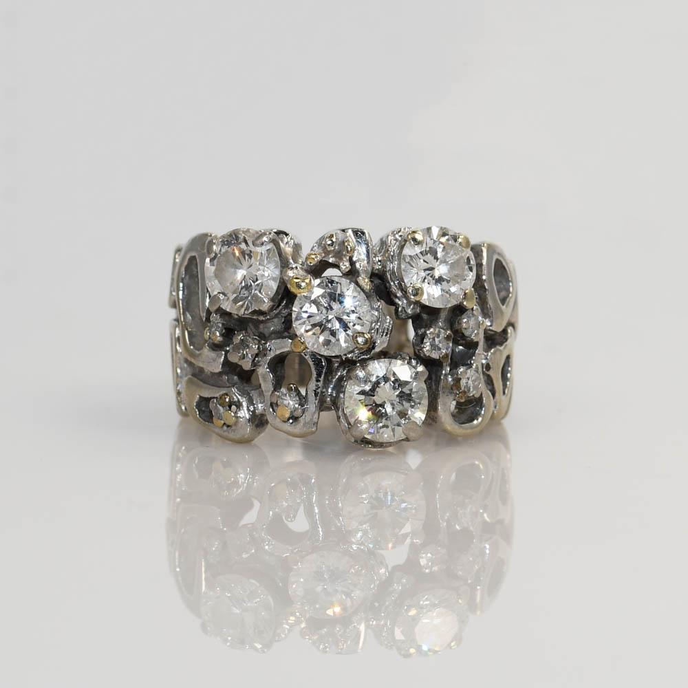 14 Karat Weißgold Vintage Diamant-Cluster-Ring mit 1,50 Karat im Angebot 1