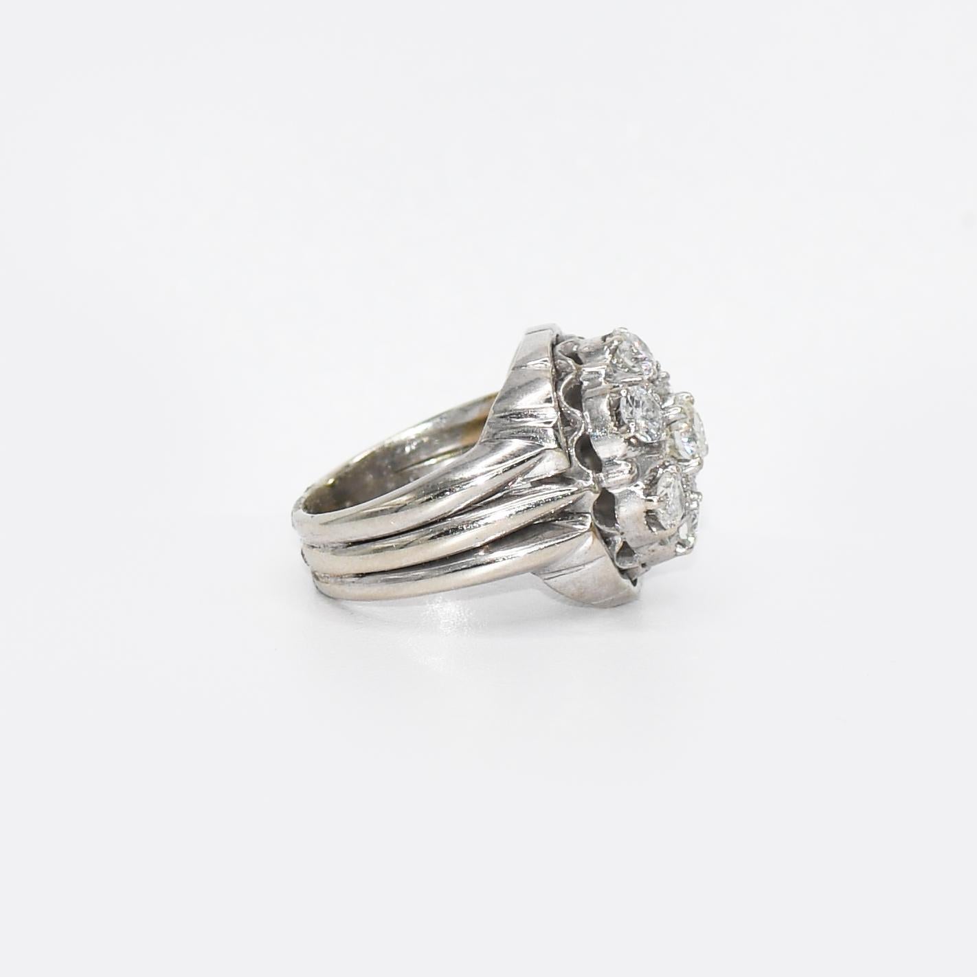 Anillo de diamantes Vintage Estate de oro blanco de 14 quilates 1,00 ct en Excelente estado para la venta en Laguna Beach, CA