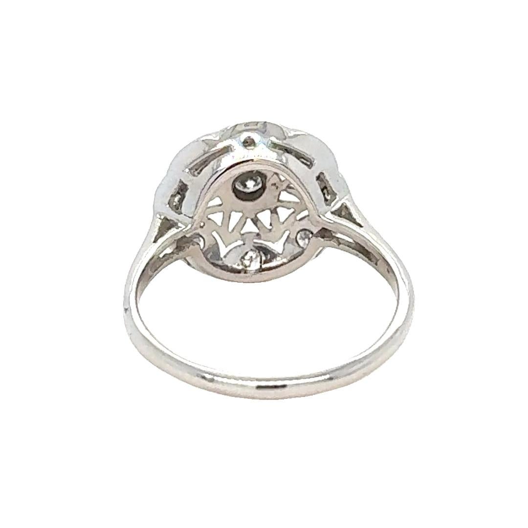 14K Weißgold Vintage-inspirierte kreisförmige Diamant-Ringe (Rundschliff) im Angebot