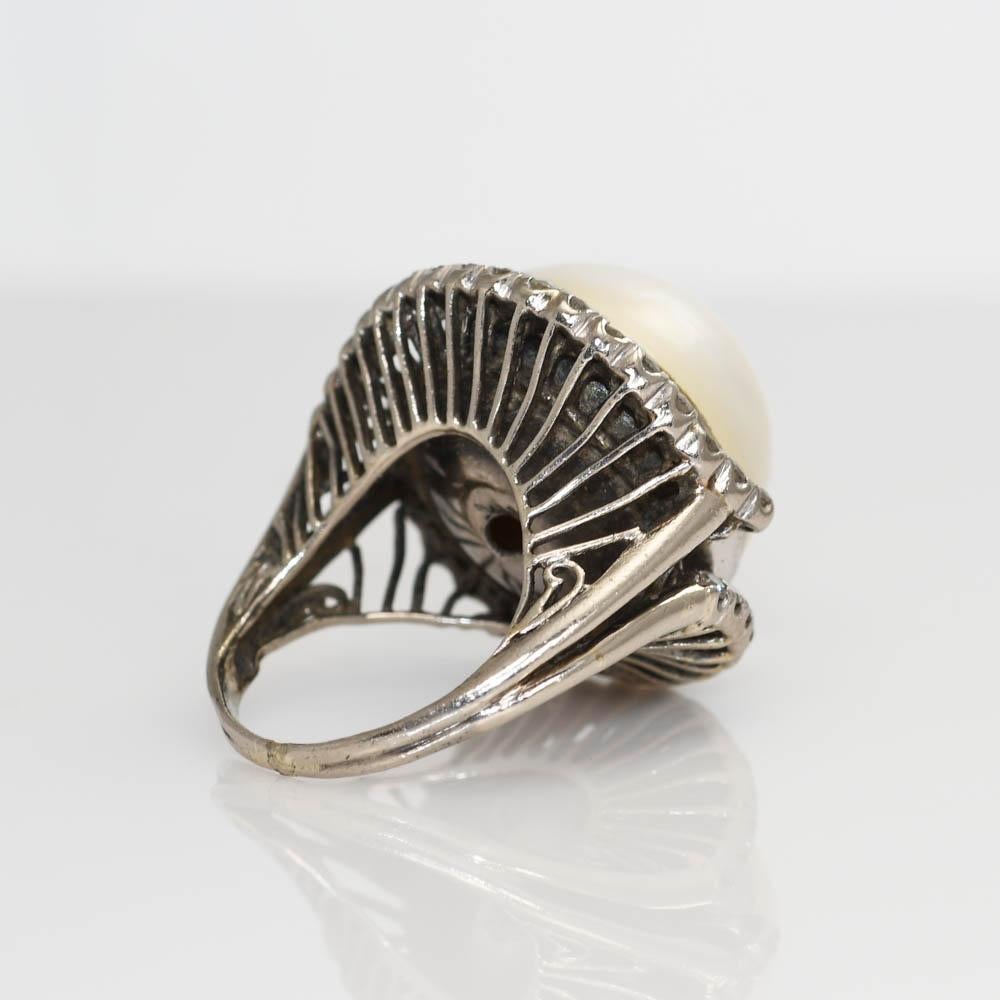 14K White Gold Vintage Pearl & Diamond Ring 14.4g In Excellent Condition In Laguna Beach, CA