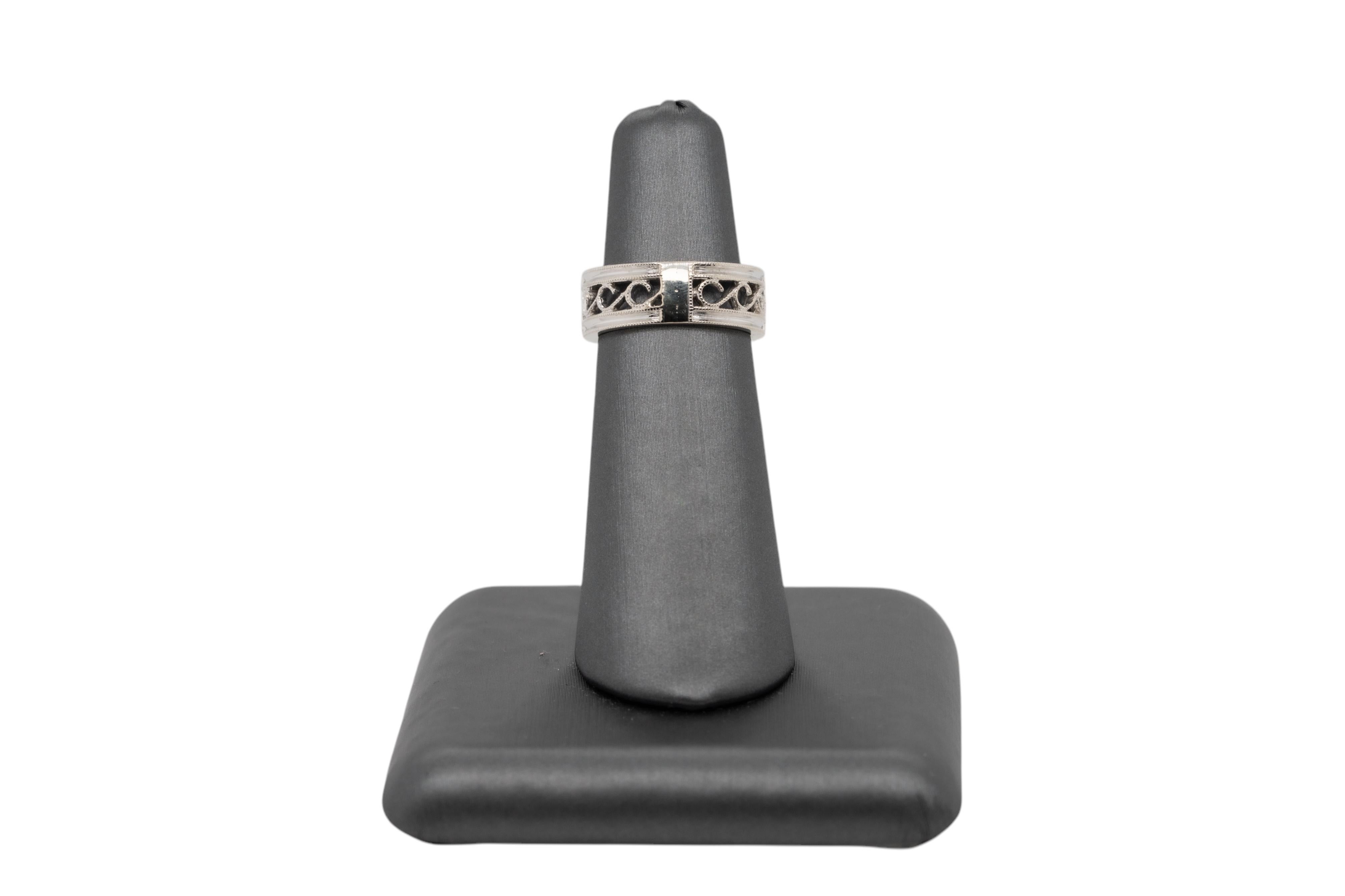 14k White Gold Vintage Ring Set with Natural Diamonds For Sale 5