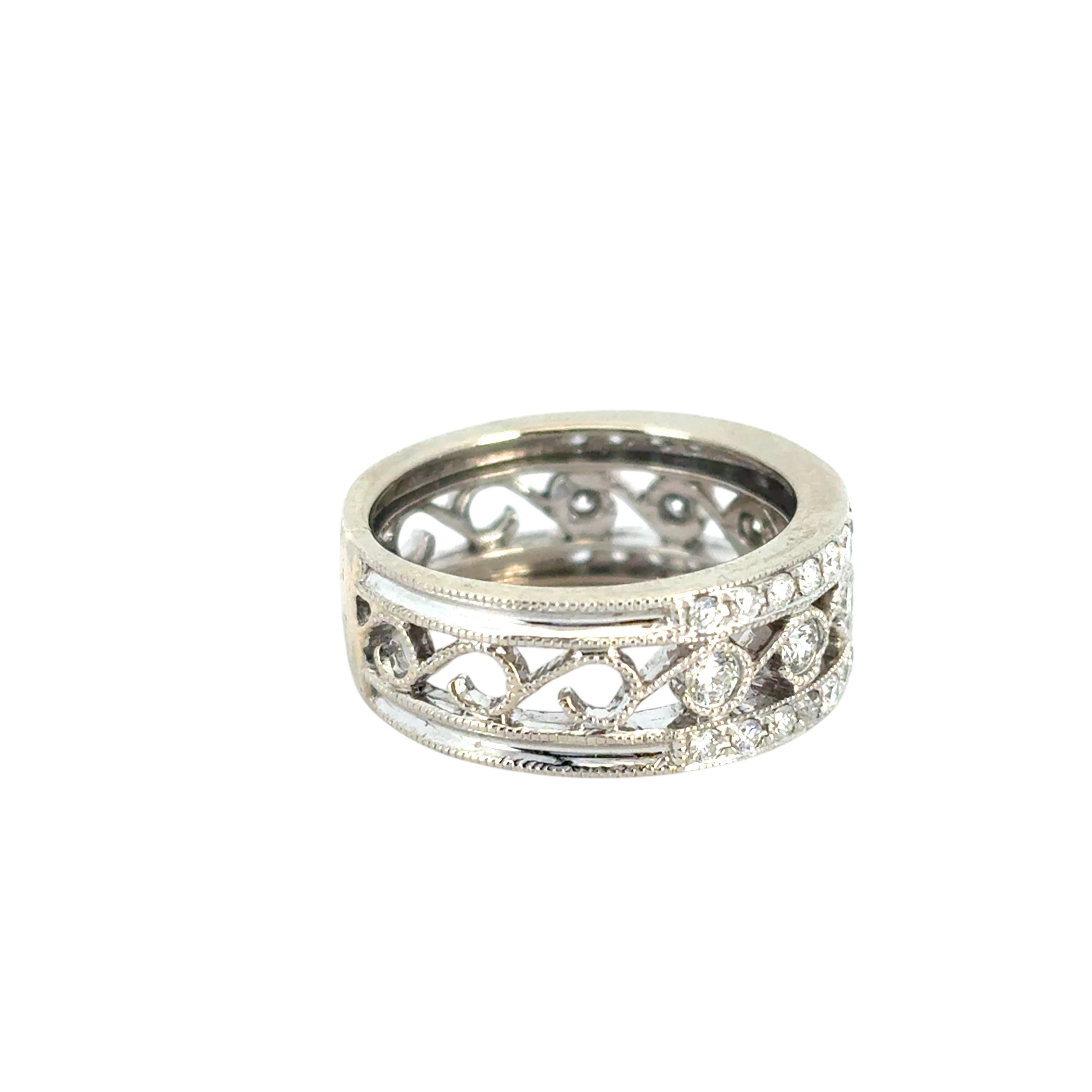 Modern 14k White Gold Vintage Ring Set with Natural Diamonds For Sale