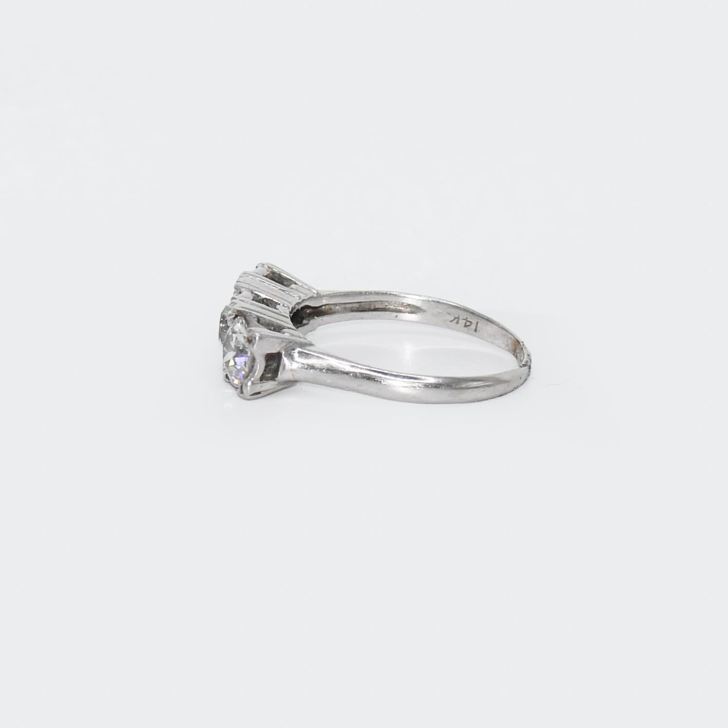 14K White Gold Vintage Three Diamond Ring 1.05ct In Excellent Condition For Sale In Laguna Beach, CA
