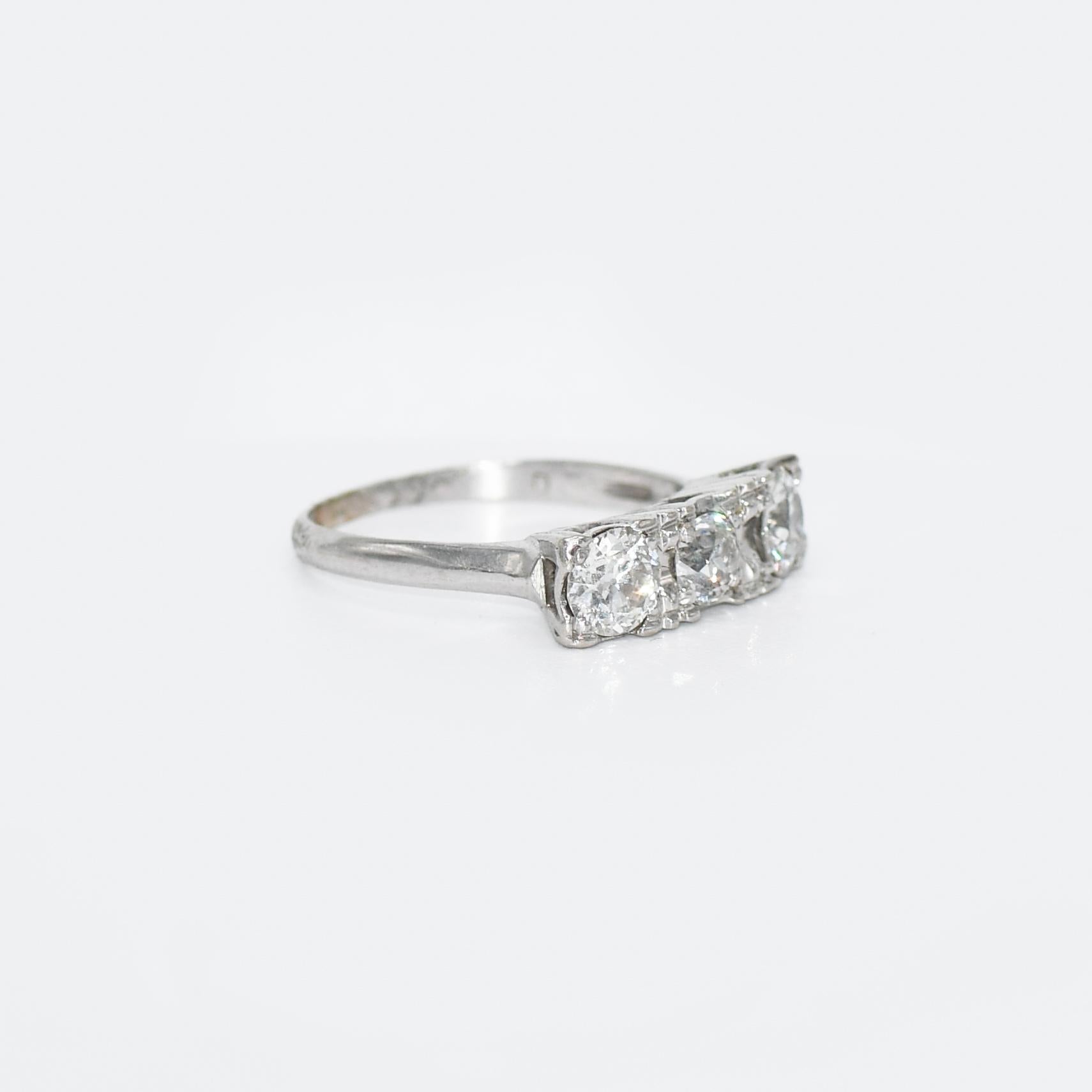 14K White Gold Vintage Three Diamond Ring 1.05ct For Sale 2